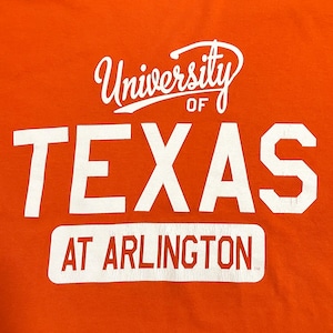 【MV SPORT】カレッジロゴ テキサス大学 プリント Tシャツ UNIVERSITY OF TEXAS 半袖 L オレンジ US古着