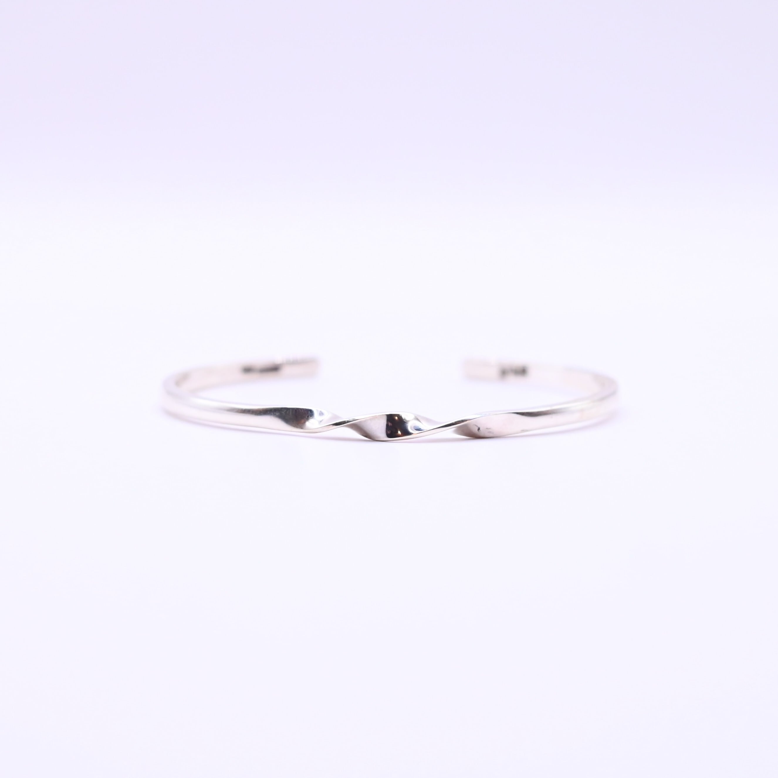 ERICKA NICOLAS BEGAY バングル　2個 ERICKA NICOLAS BEGAY / CENTER TWIST BANGLE(L) | GANKO