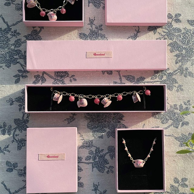 Reeceお茶会のカップ手つくりネックレスorブレスレット