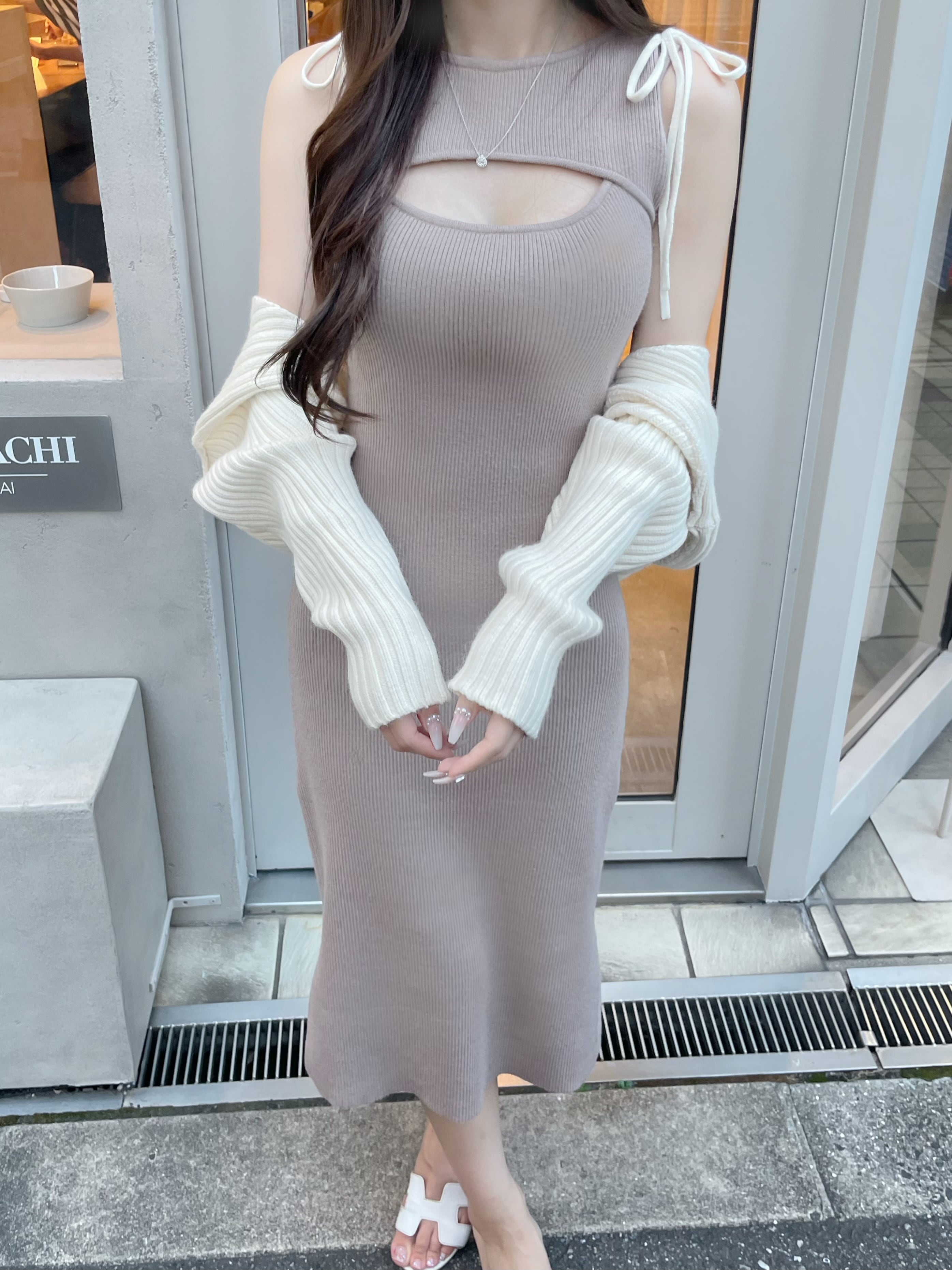 ベージュアイボリーLUMIGNON ribbon shoulder knit ensemble