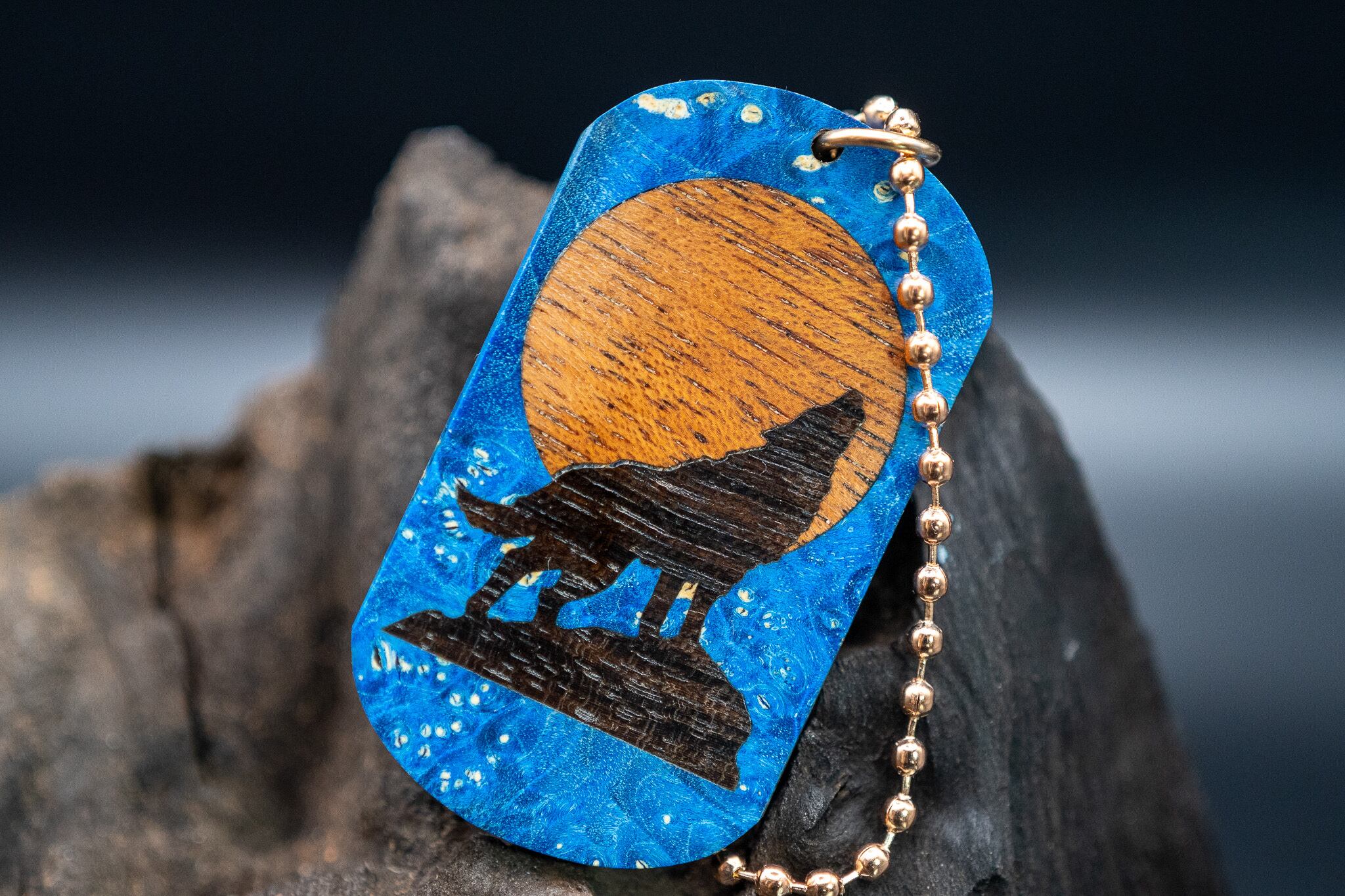 スタビライズウッド メープルバール ドッグタグ 象嵌 月と狼