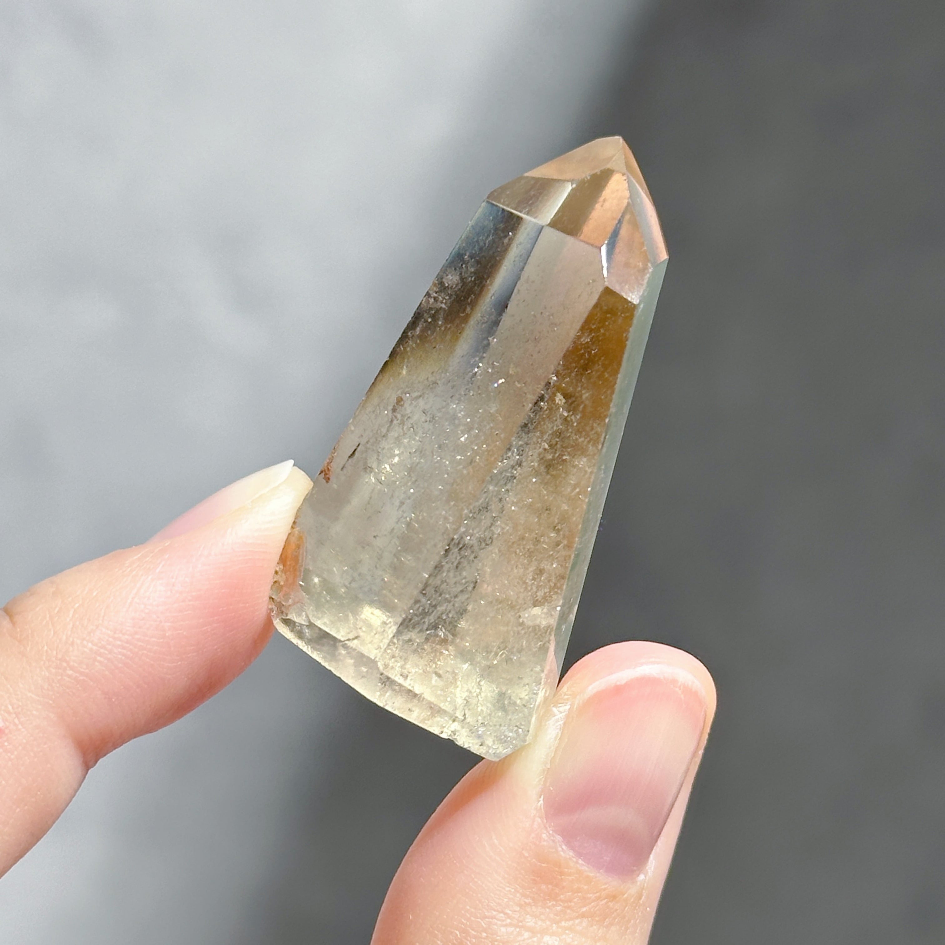 虹◎シトリン（黄水晶） タワー31◇ Citrine ◇ 天然石・鉱物
