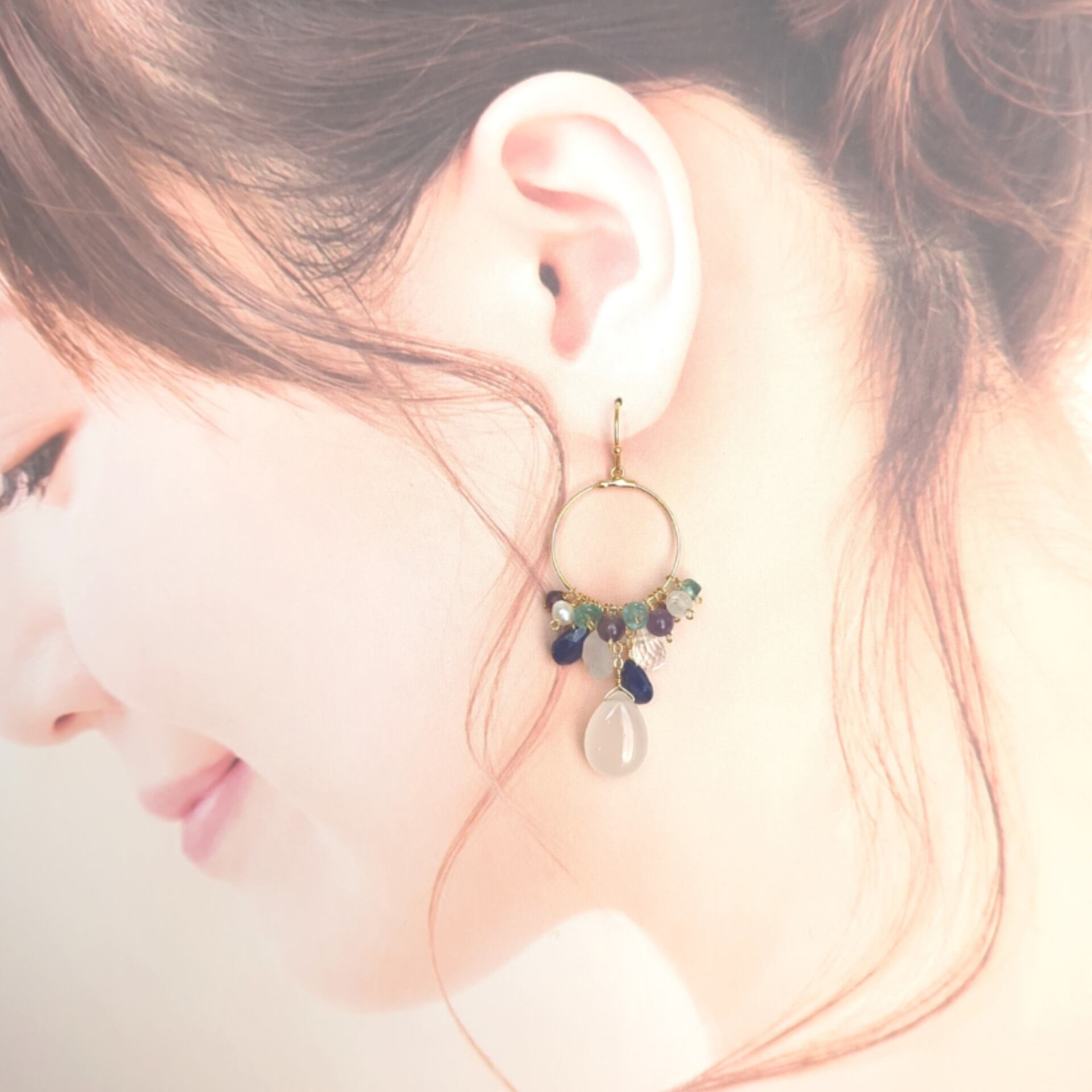 ホワイトジェードとブルーアパタイトのピアス　14kgf ホワイトジェードとブルーアパタイトのピアス 14kgf ハンドメイド