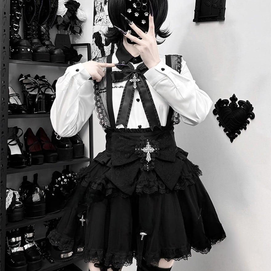 ゴシックロリータ 十字架モチーフ フリルブラウス|クラシカル黒ブラウス・地雷系/ゴスロリ対応|天使と悪魔