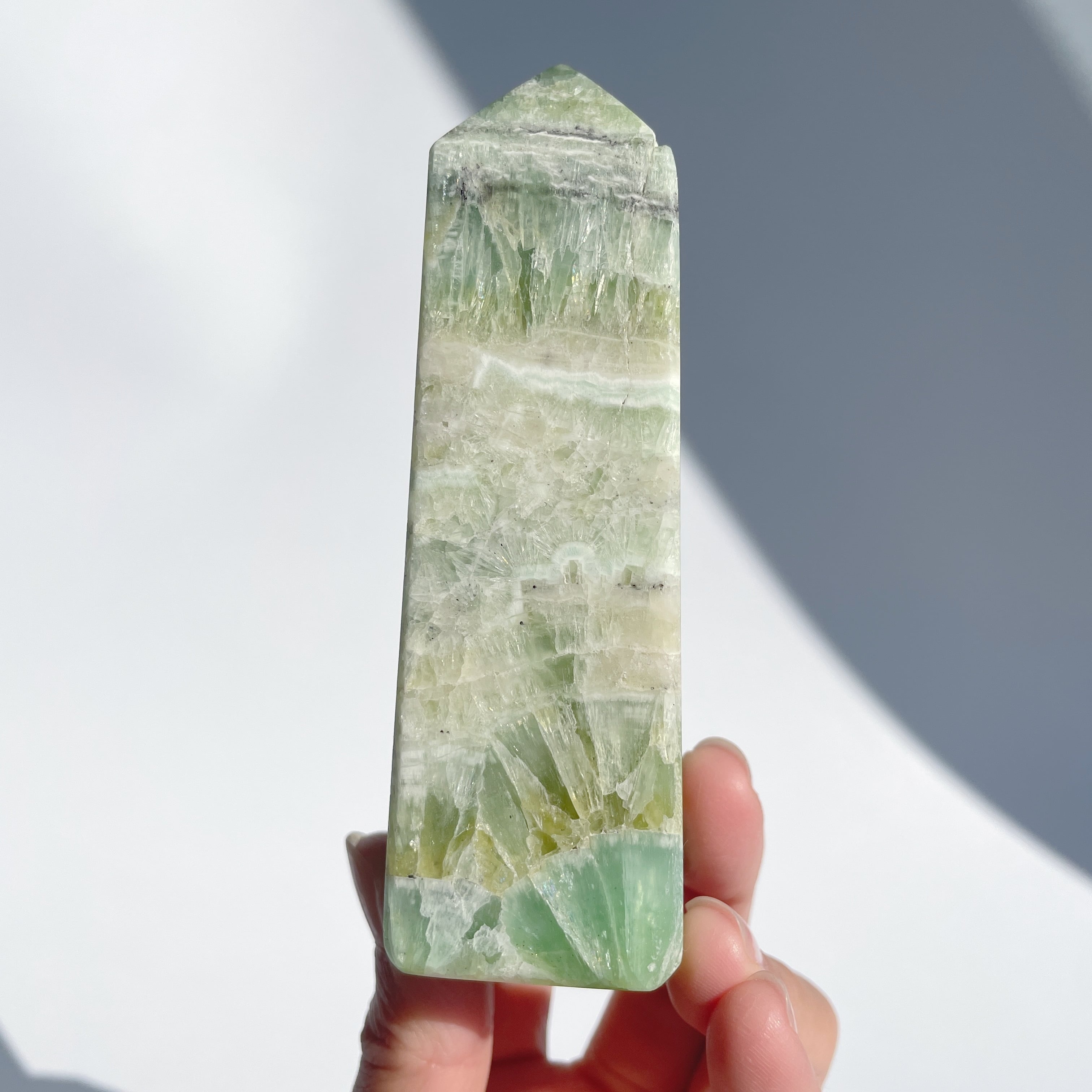 キウイカルサイト タワー07◇Kiwi Calcite◇パワーストーン・天然石