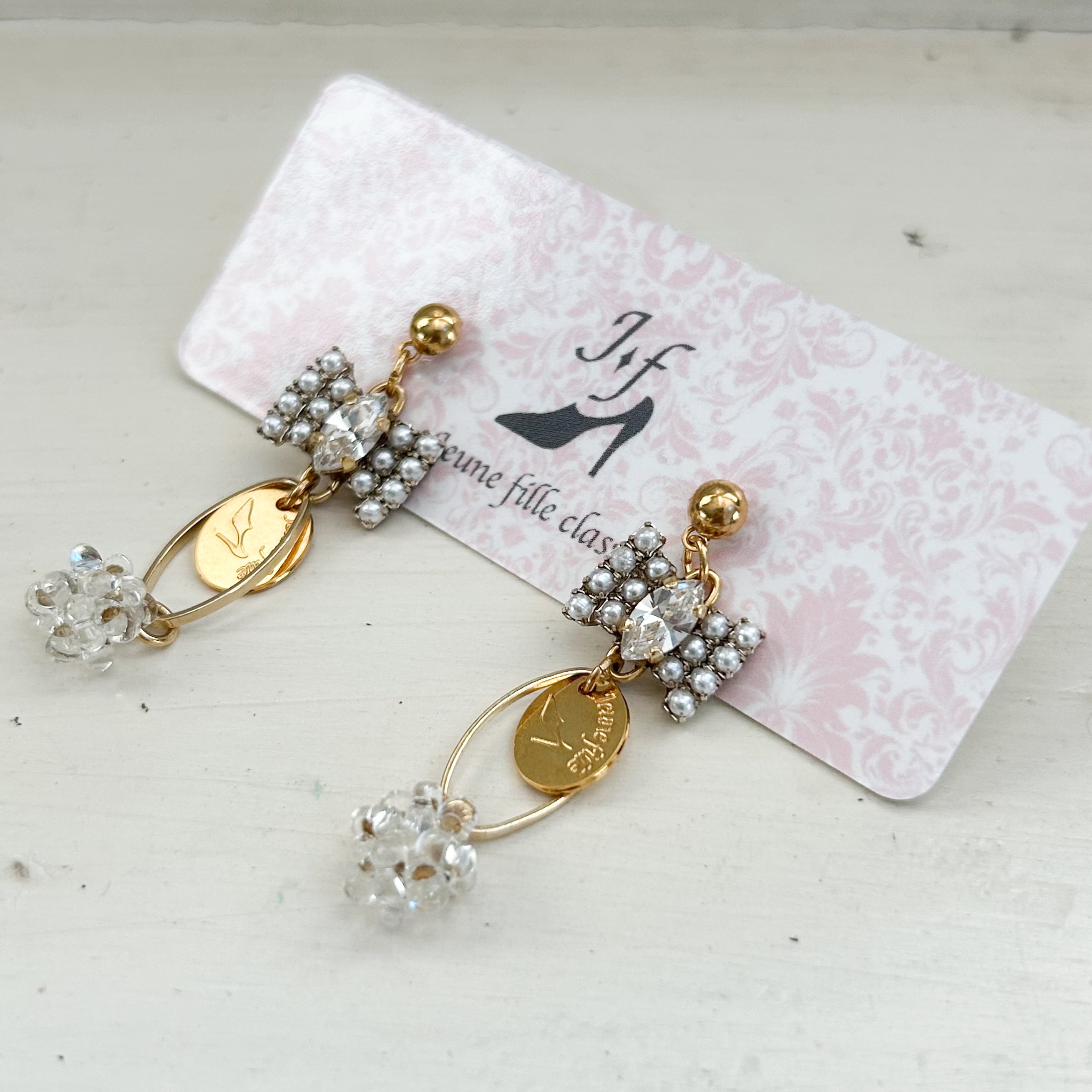 【Ribbonモチーフピアス】耳元で揺れる、華やかで上品なリボンアクセサリー