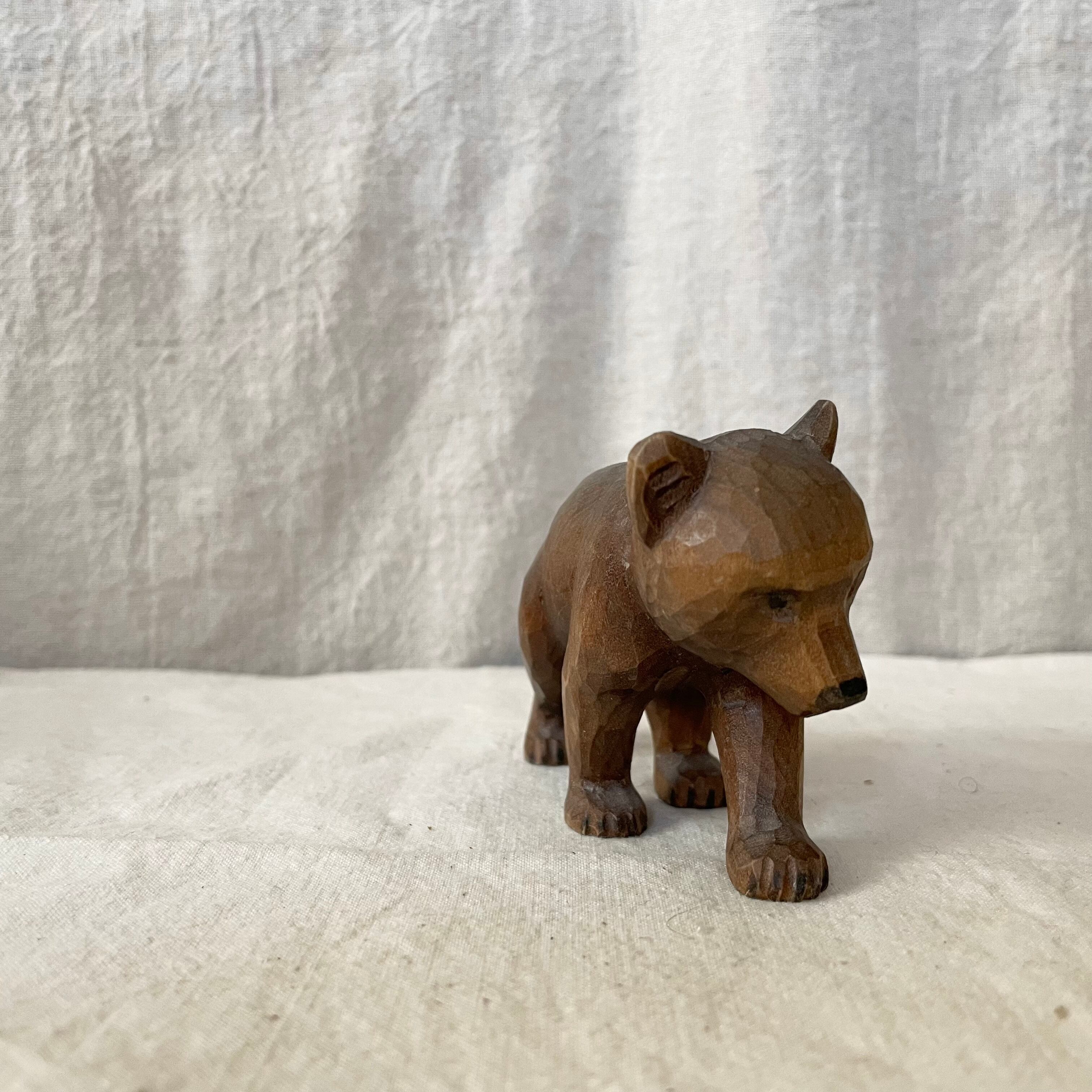 木彫のクマ 木彫りのイケメンくま | tsuitachi craft&brocante