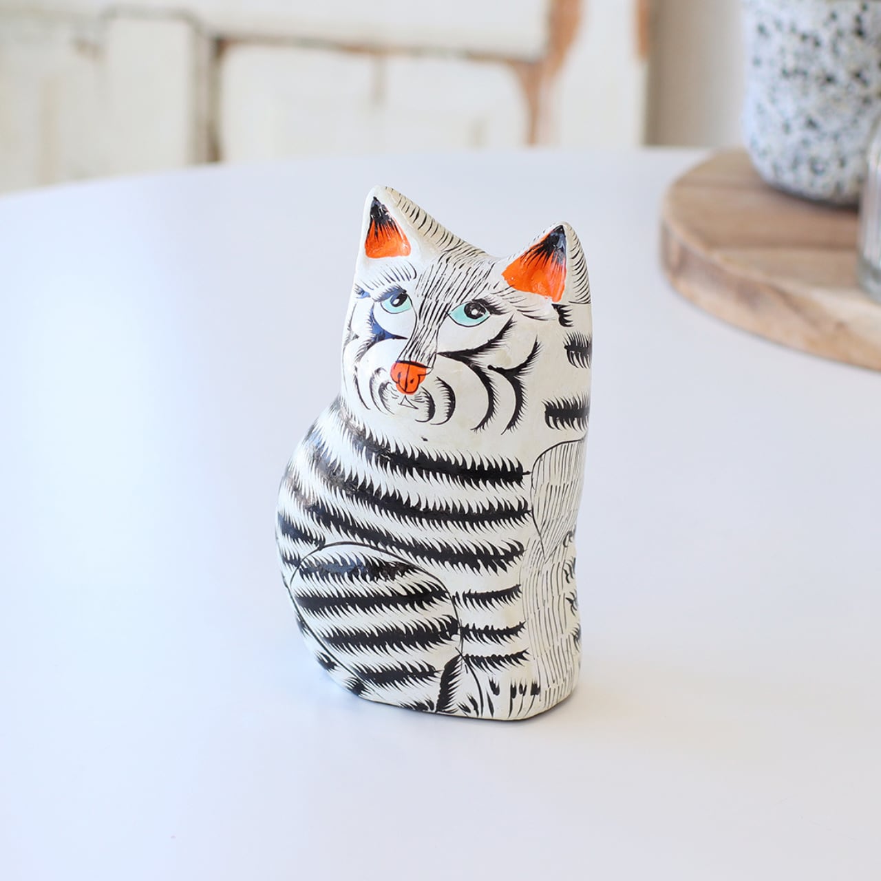 ペーパーマッシュ お座りしましまネコ｜カシミール伝統工芸 手描き 猫