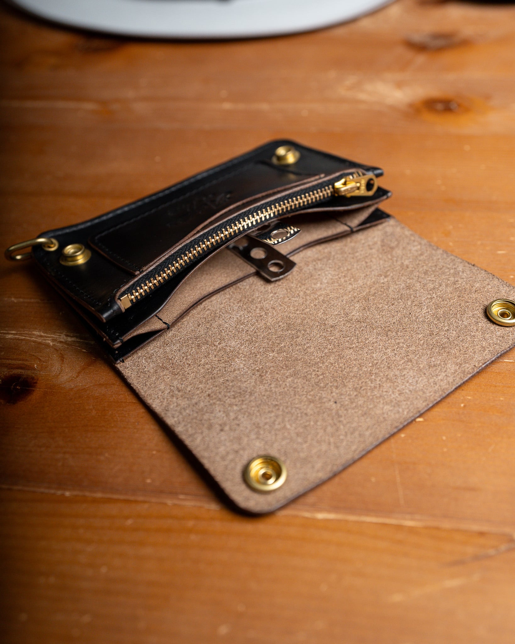 Additive and Line】Middle Tracker Wallet TWM-004 Horween Additive and Line】Middle Tracker Wallet TWM-004 Horween