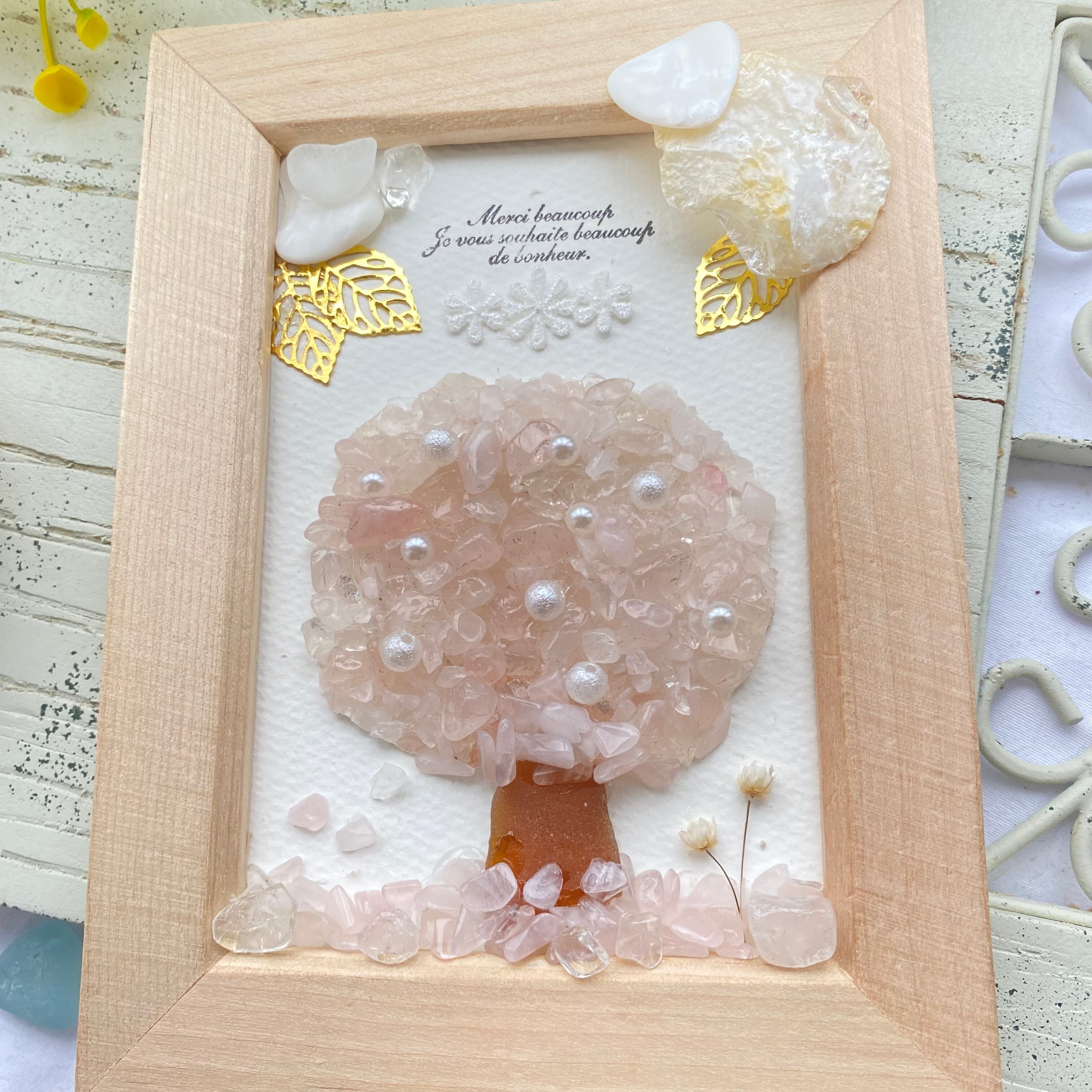 "癒しのローズクォーツの桜の木。"