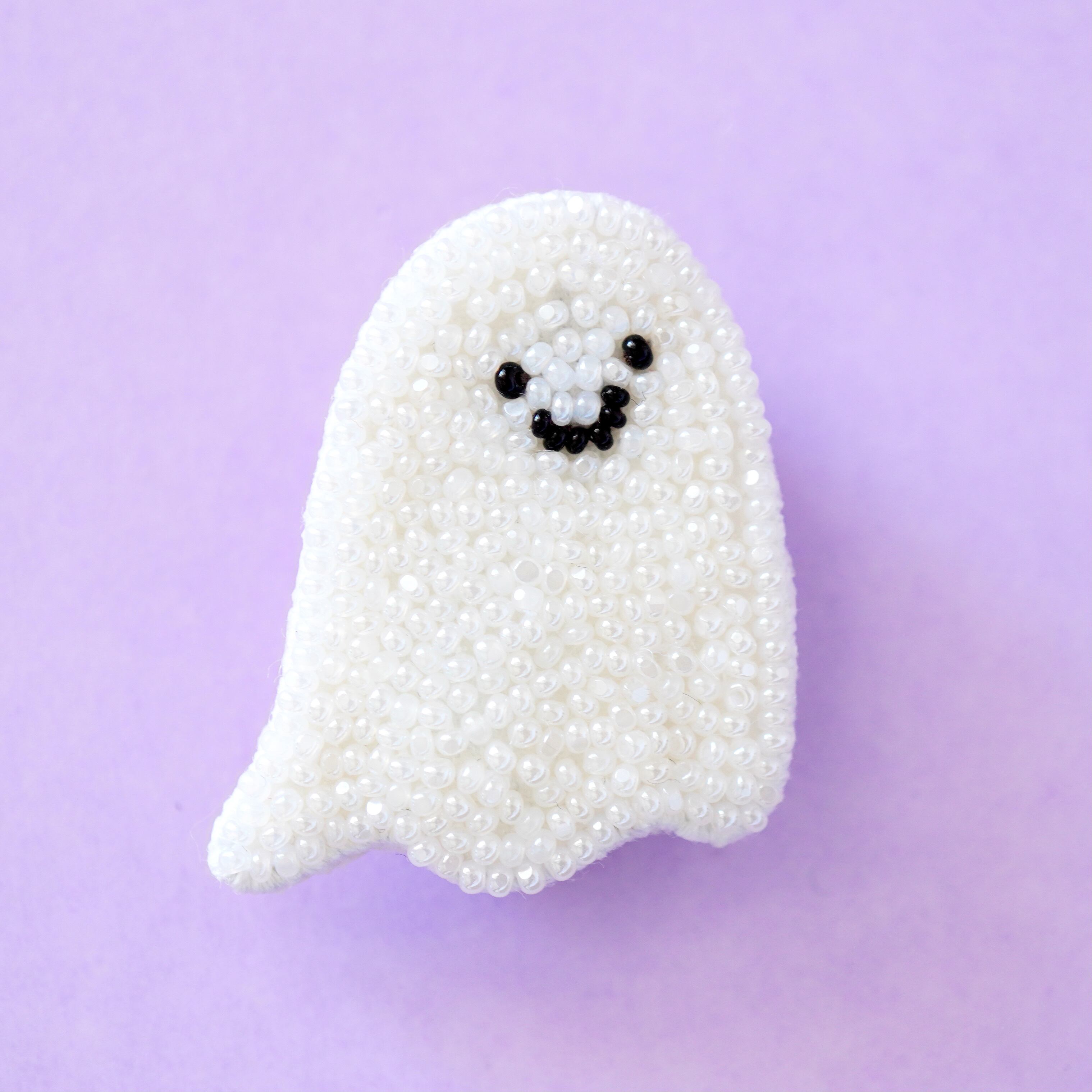 おばけちゃんブローチ ビーズ刺繍 | hamonihamoni