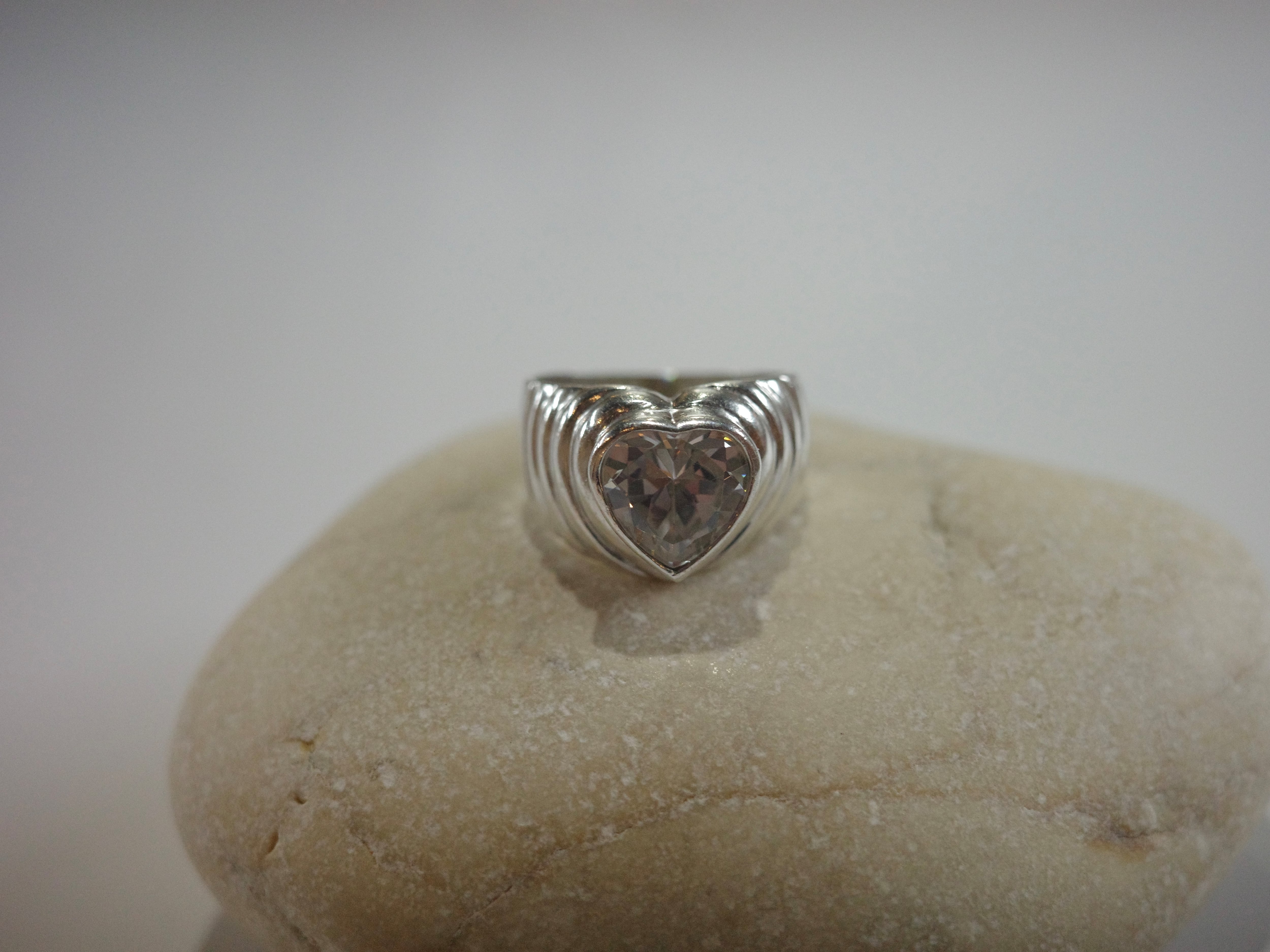 〈vintage silver925〉CZ heart ribbed ring