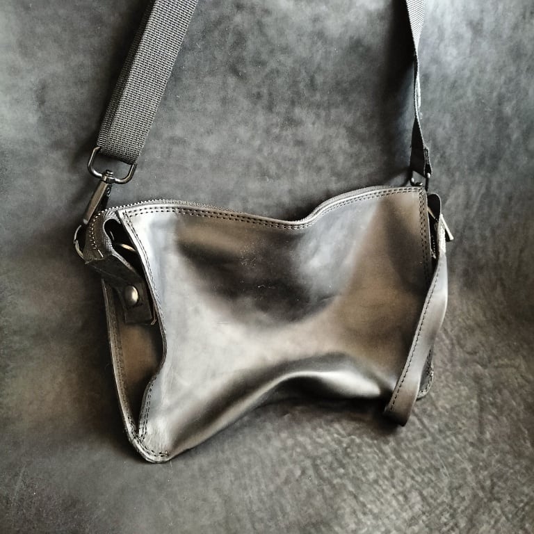 GUIDIアルチザンホースレザーポーチ | FREAK LEATHER ARTISAN