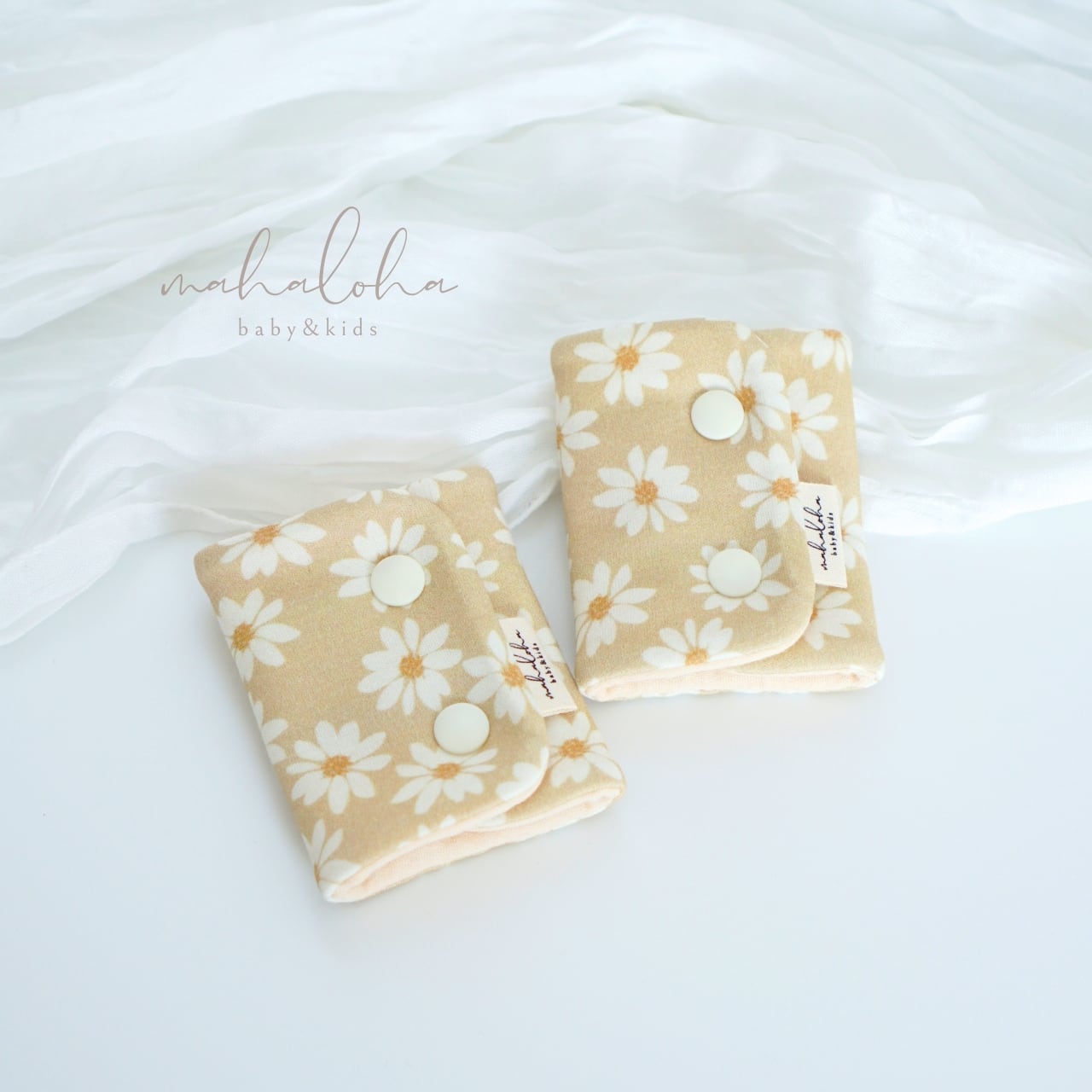 daisy (beige) ミニサイズ抱っこ紐よだれカバー｜ベビービョルン