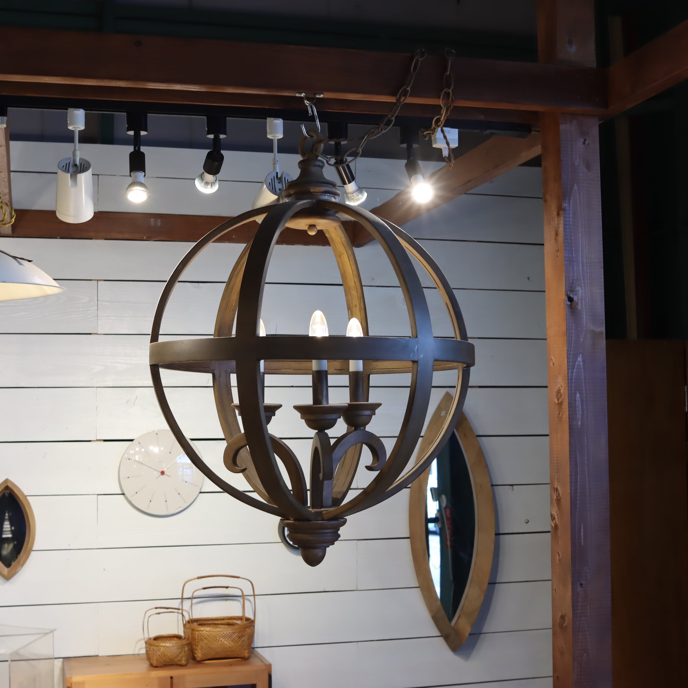 AXEL ORB CHANDELIER / CURREY & COMPANY | clapp vintage 寒川倉庫店