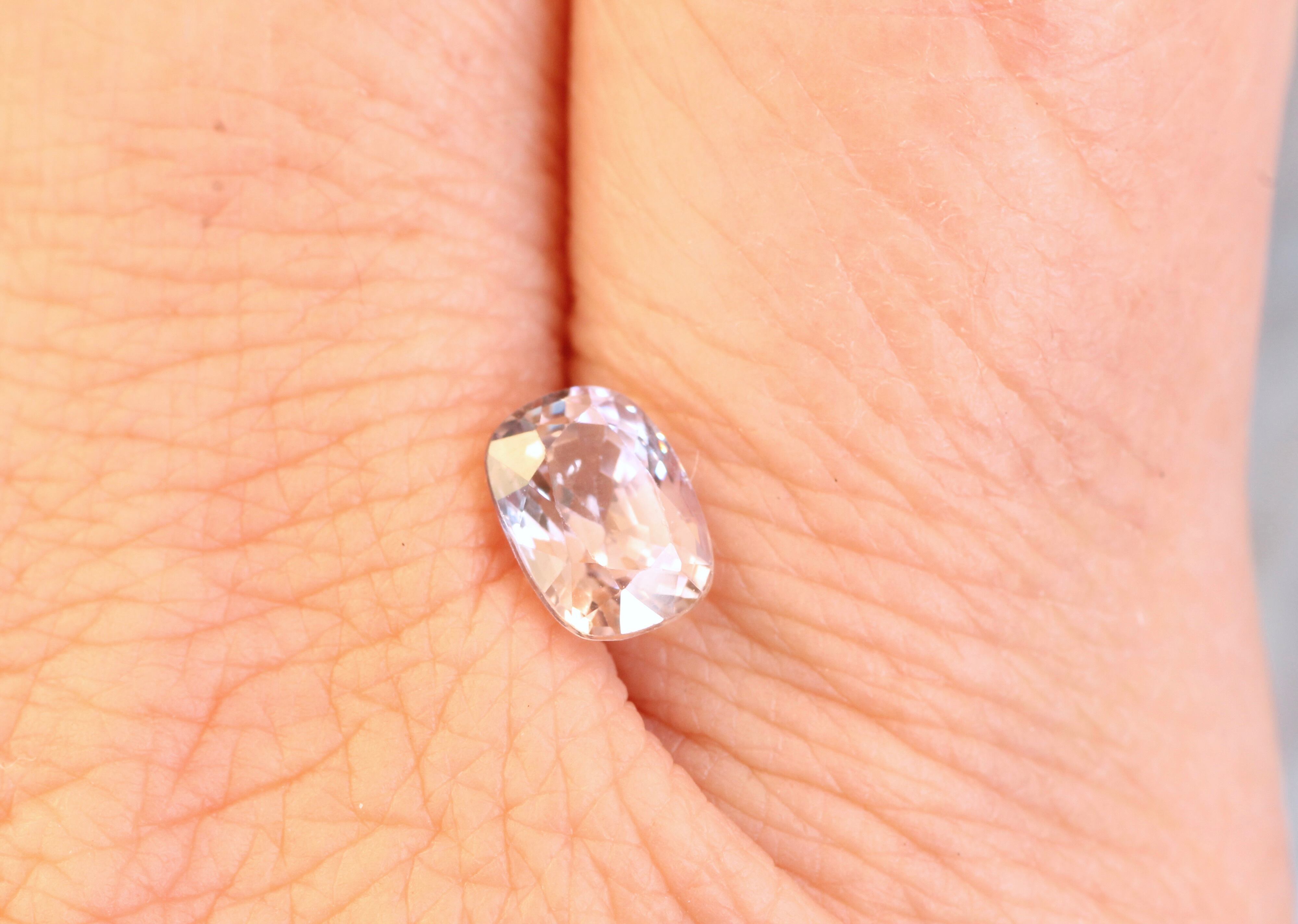 撮影し直し】シックなライラック色の爽やかスピネル 1.32ct | パトラ