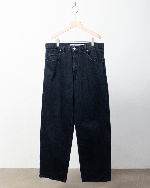 baggy silhouette denim trousers