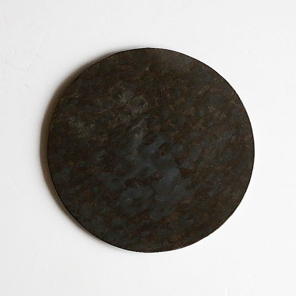 ひらひら18㎝皿(墨黒化粧 艶あり)