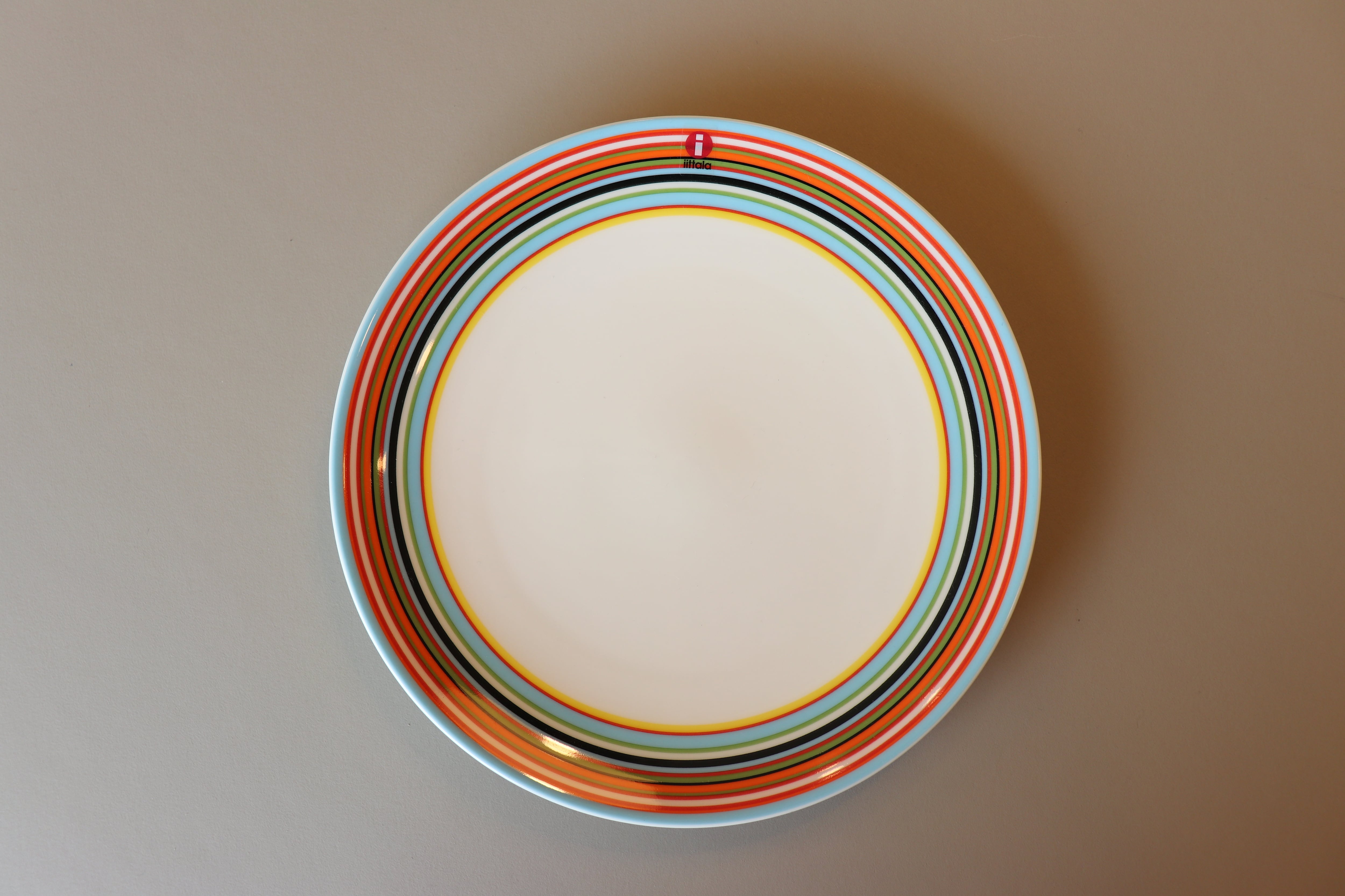 イッタラ オリゴ プレート 20cm オレンジ | Linnel Home Furnishing