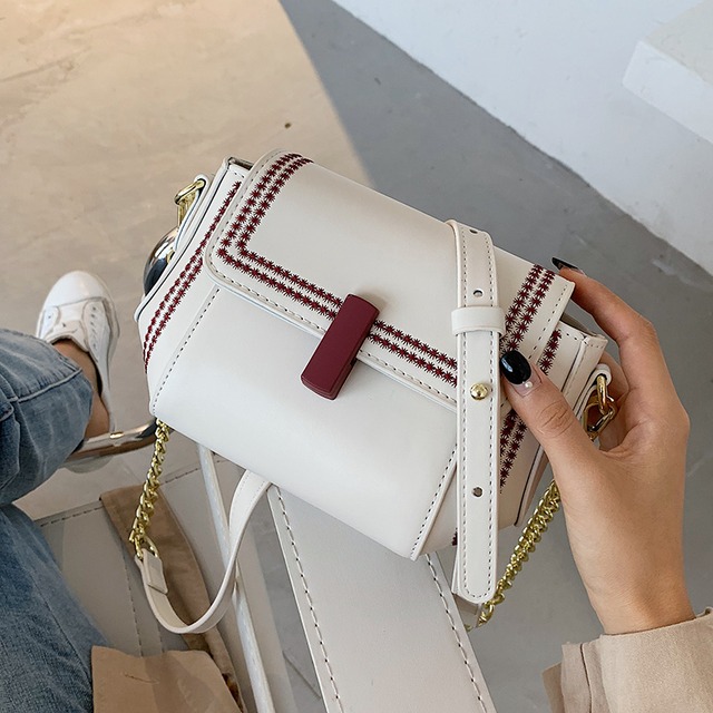 オールマッチスモールバッグ女性バッグ2020新しいトレンディなファッションシンプルなワンショルダーメッセンジャーバッグネットレッドエインエアチェーンスモールスクエアバッグ Tiancai_Wing_Bag0597475