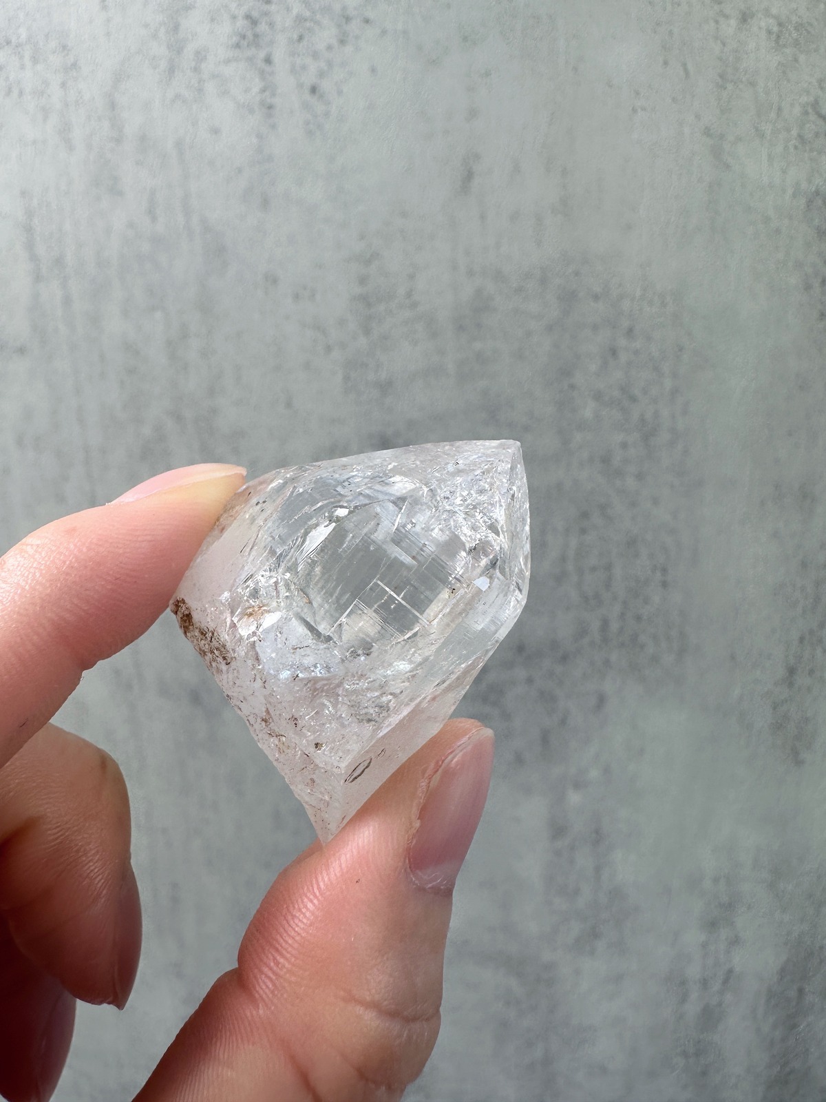 ヒマラヤ水晶 メルー産 スモーキークォーツ シャークスフィン