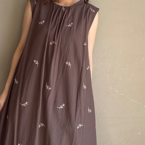 【 CYNICAL 】花柄刺繍ワンピース