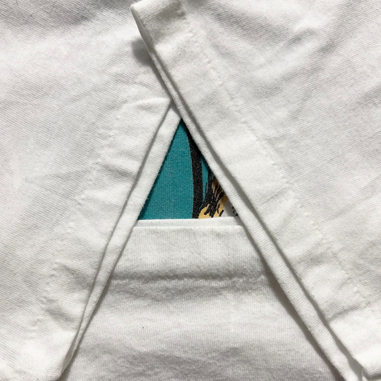 vintage 1994’s PINK FLOYD music tee “THE DIVISION BELL” artwork by Derek Hess