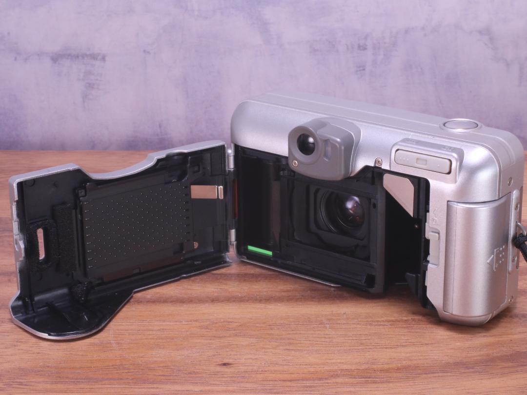 FUJIFILM Silvi F135 | Totte Me Camera