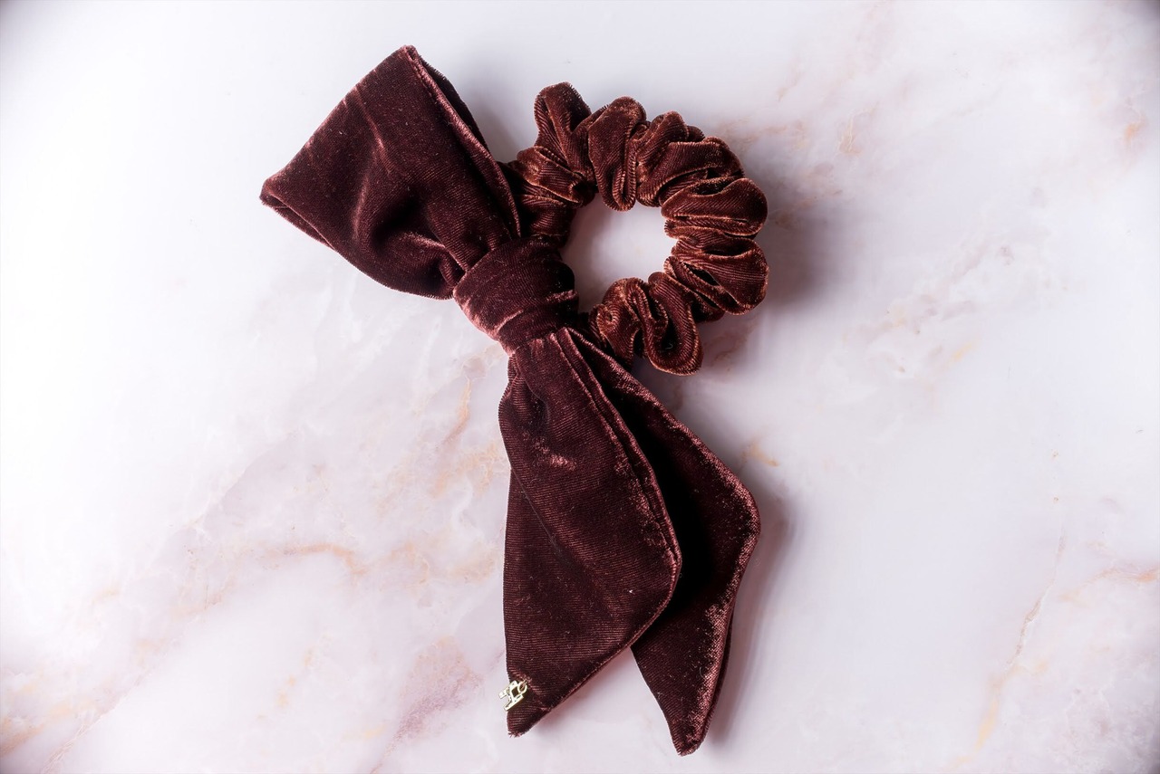 ベロアボウシュシュ