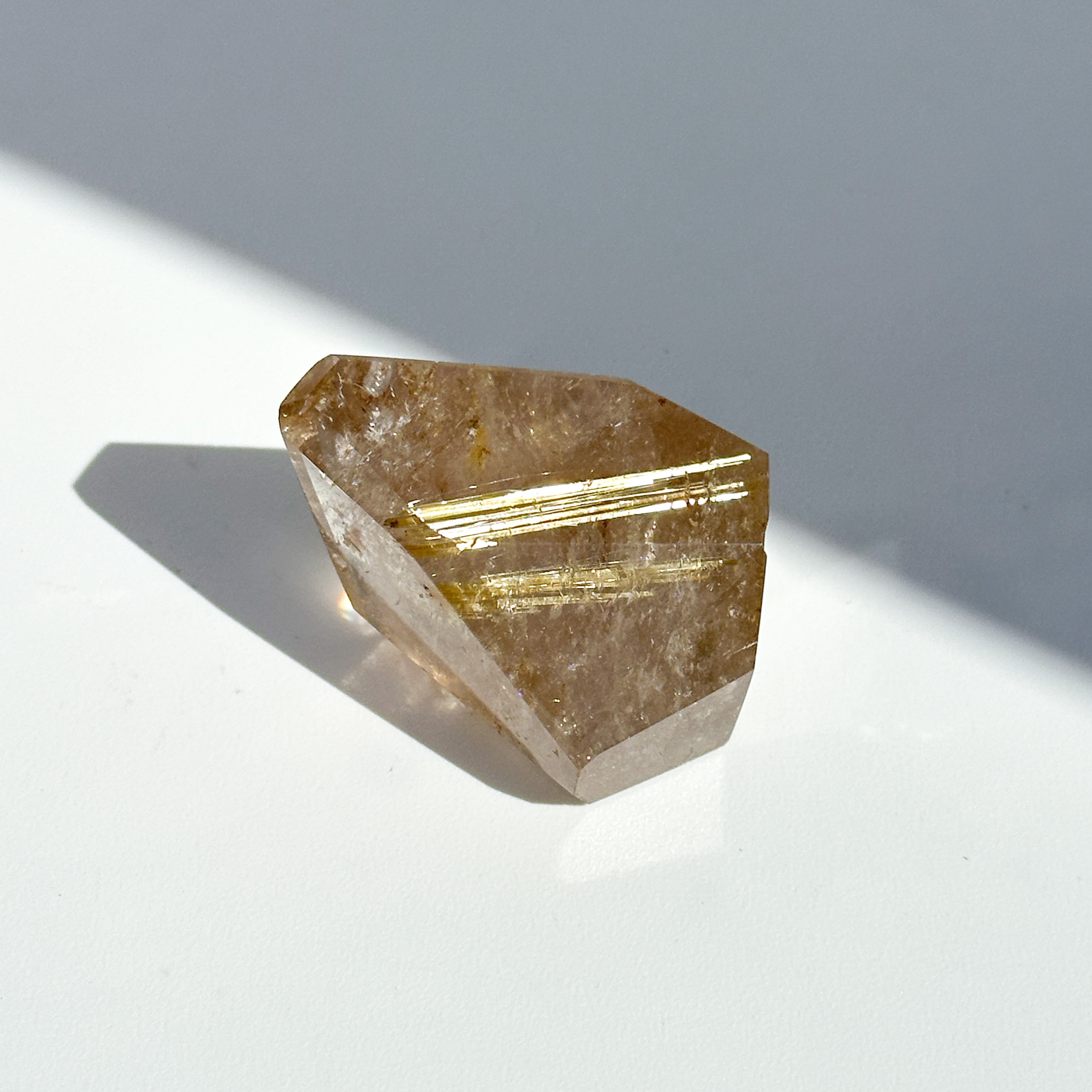 ルチルインクォーツ フリーフォーム53◇ Rutile in Quartz◇天然石・鉱物・パワーストーン・インテリア