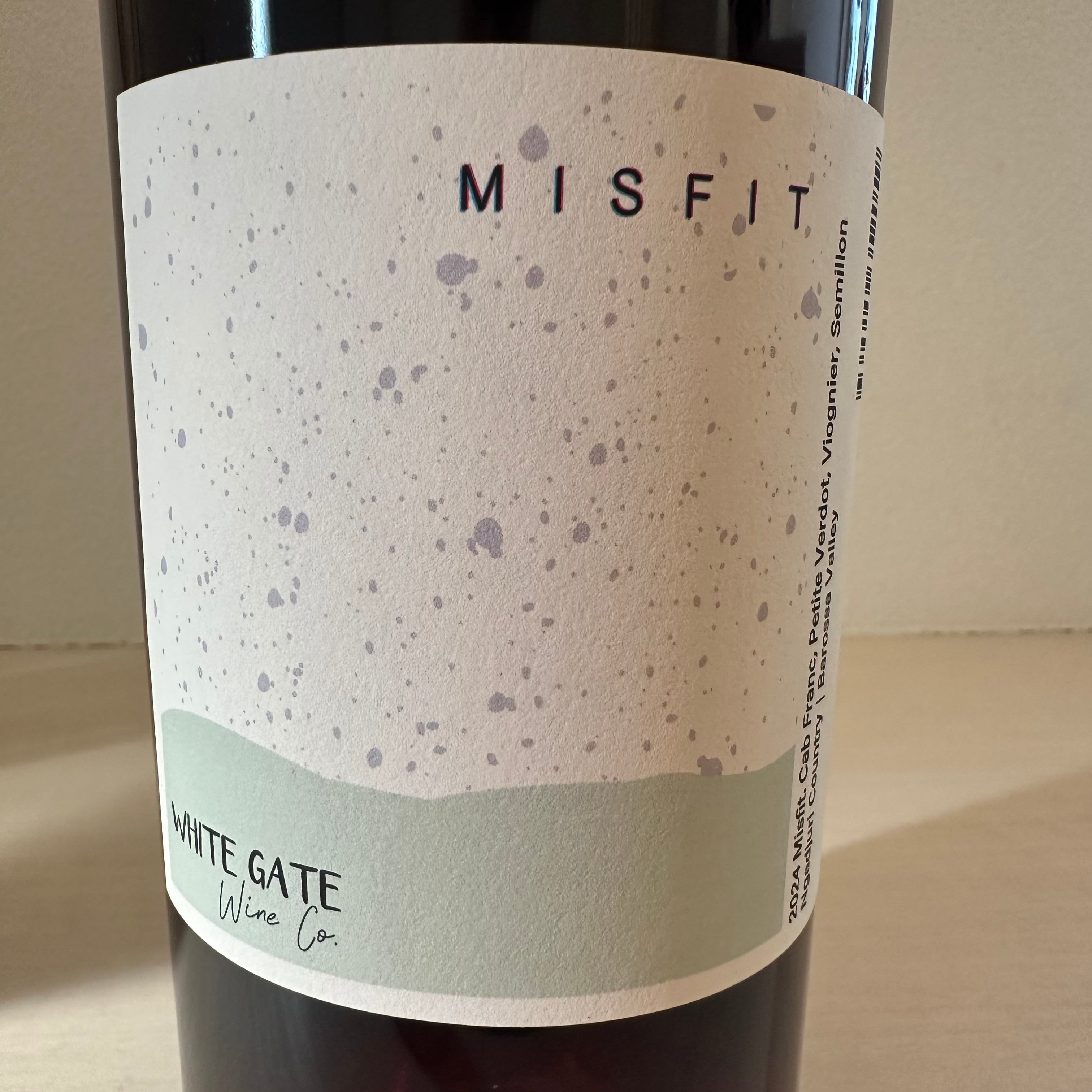 2024 Misfit Light Red　ミスフィット・ライトレッド　/White Gate Wine Co./オーストラリア