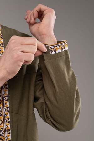 ウクライナ刺繍ヴィシヴァンカ　クロスステッチ手刺繍　Lサイズ　メンズ