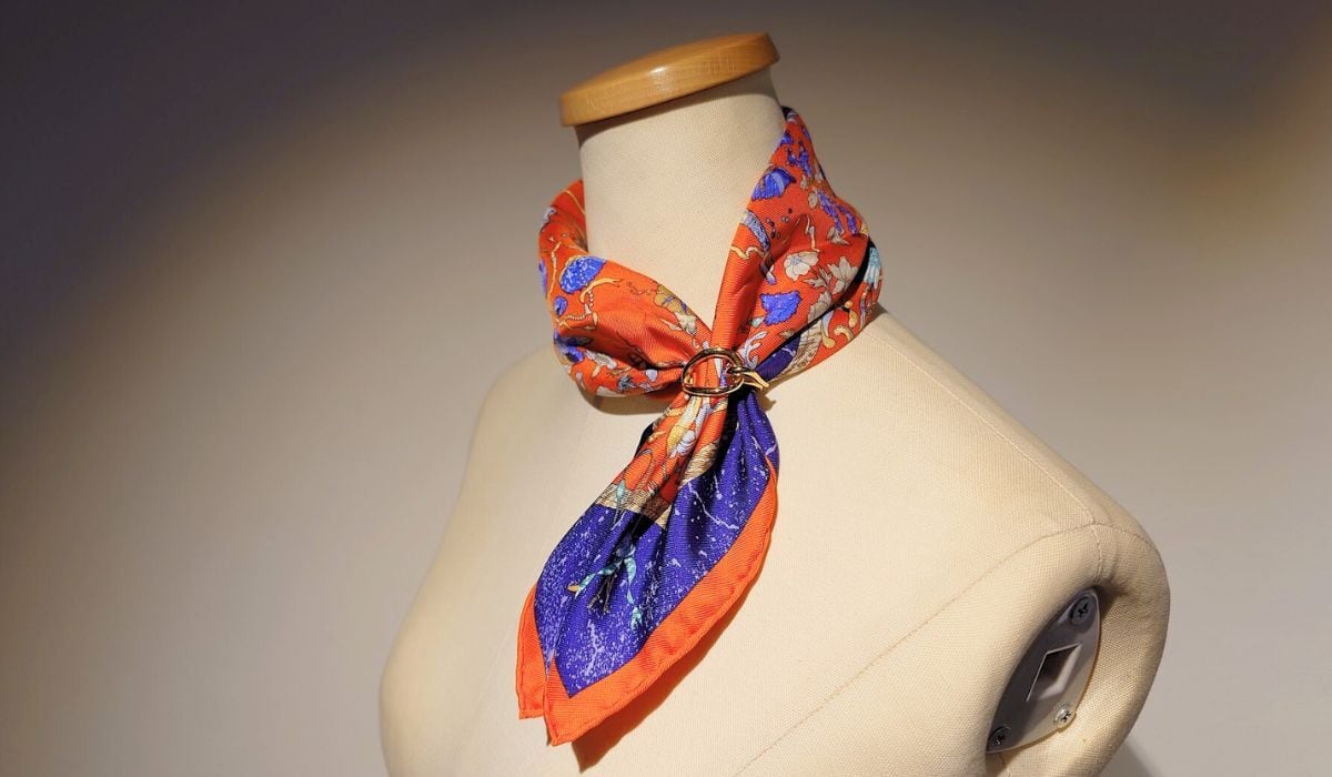 HERMES エルメス シルク スカーフ カレ45 PIERRES D' ORIENT ET D