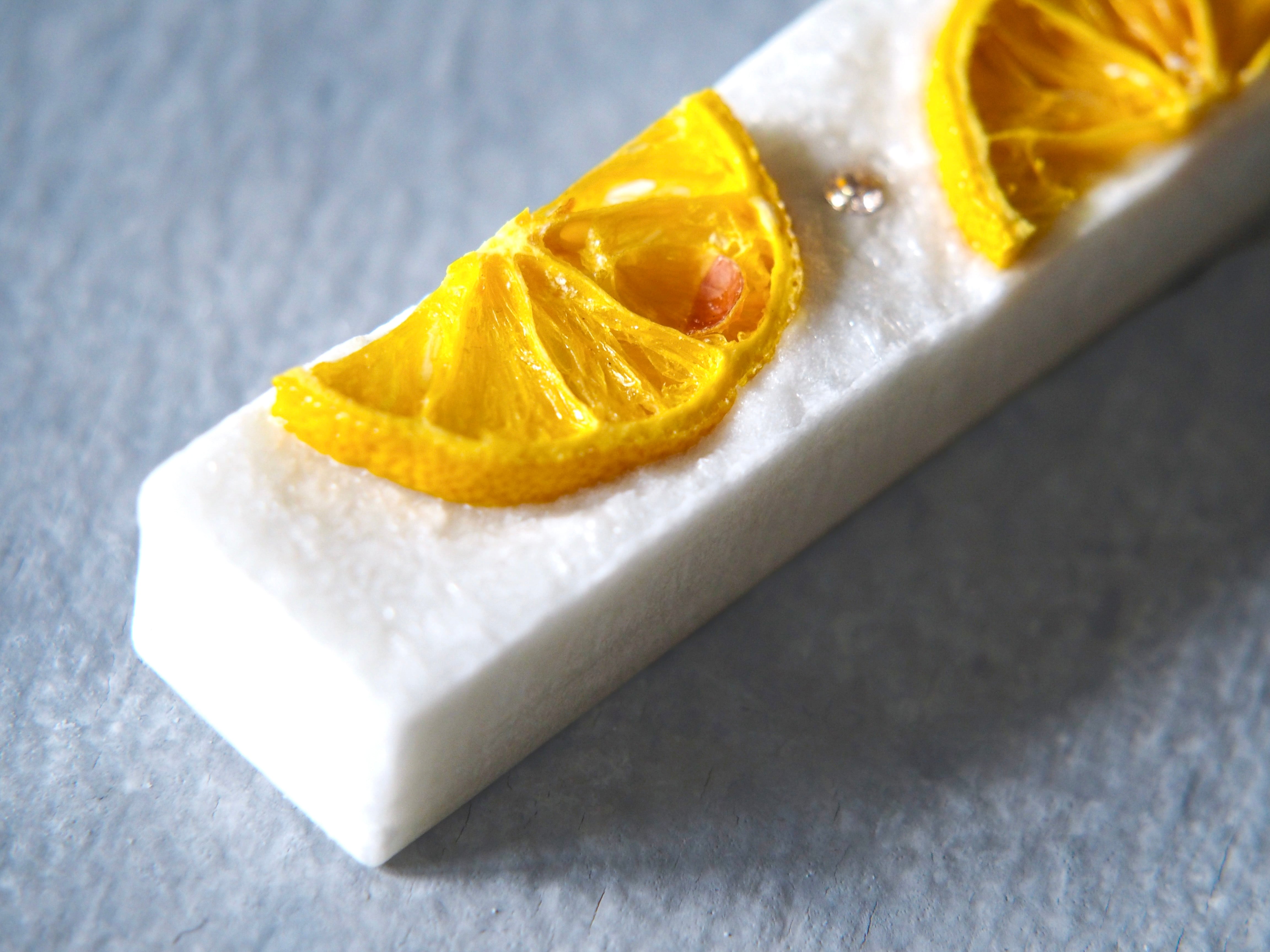 香りを飾る。オレンジ（シトラス）のアロマワックスサシェ | 花の