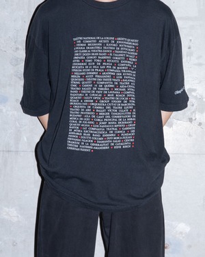 90s graphic printed T-shirt / cultural olympiad Barcelona / faded black & oversized / From EUROPE