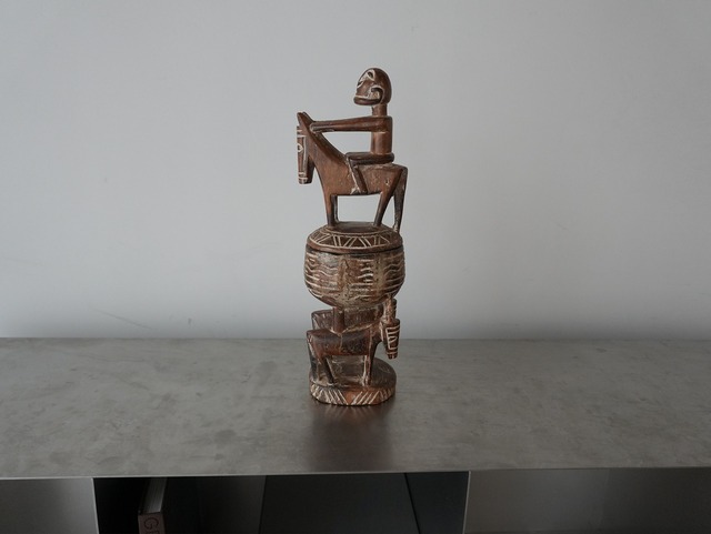 アフリカ ドゴン族 マリ 木彫 スカルプチャーボックス  小物入れ｜アフリカ オブジェ｜Dogon Wooden Sculpture Box