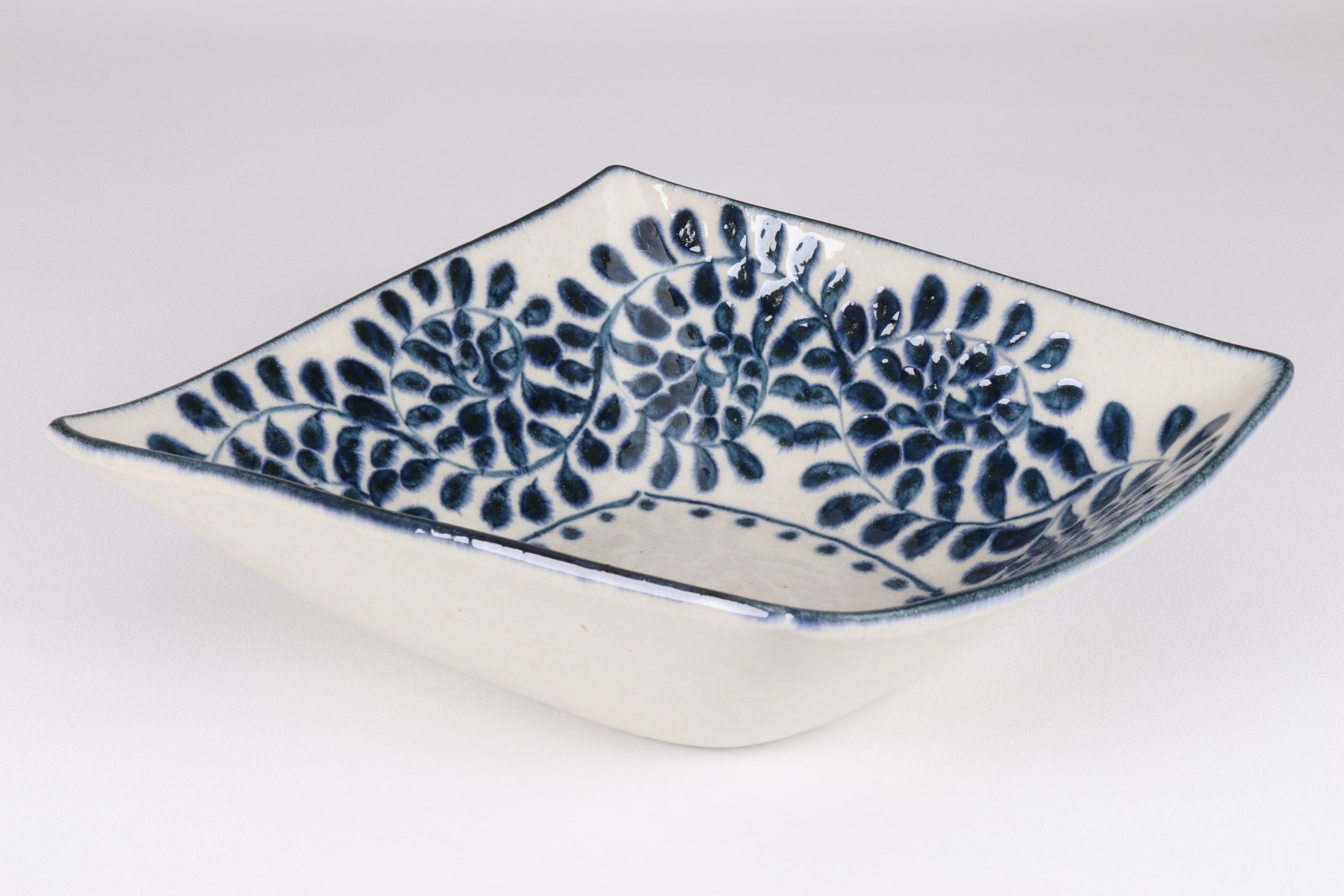 安南 菱形盛鉢 タコ唐草【B級品 特価】