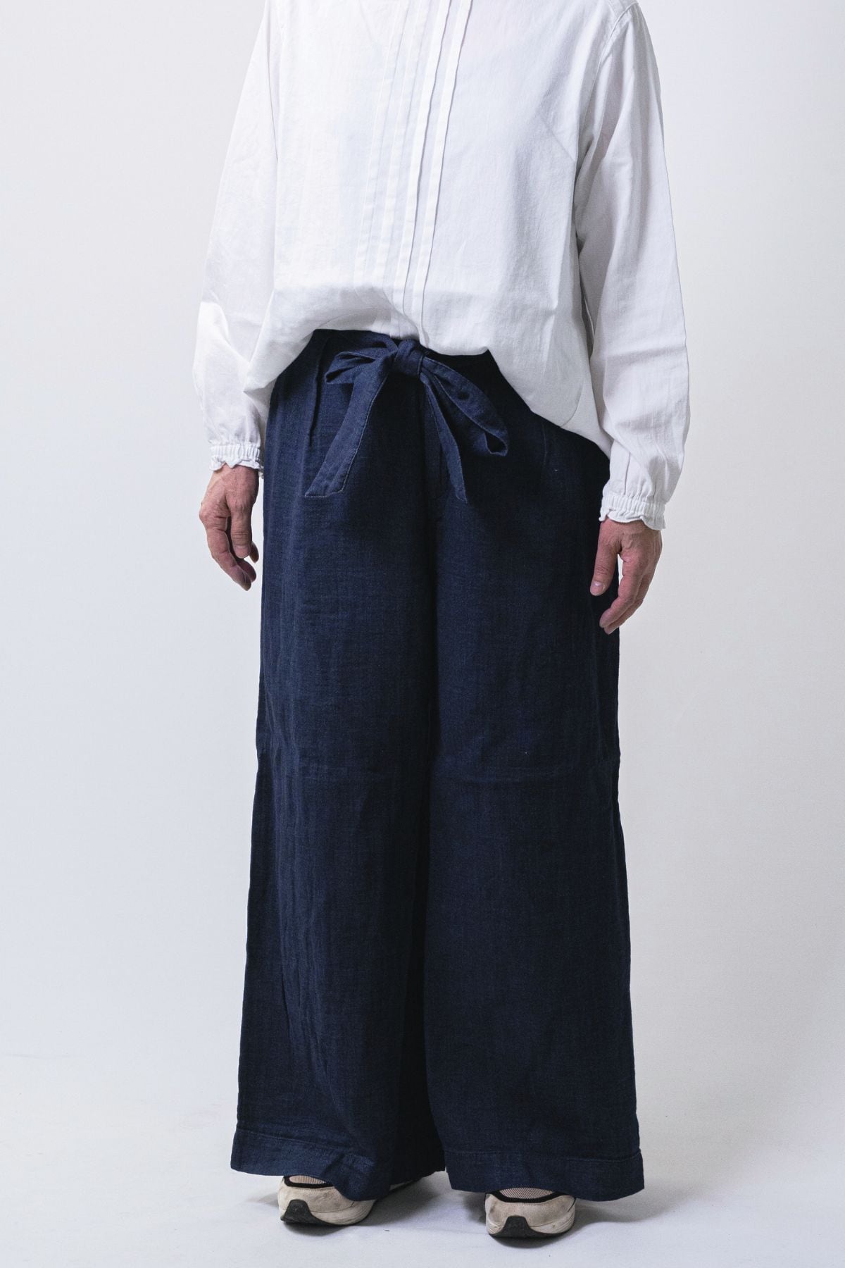 残りわずか｜再入荷】風をまとうパンツ。エアリーデニム ワイドパンツ