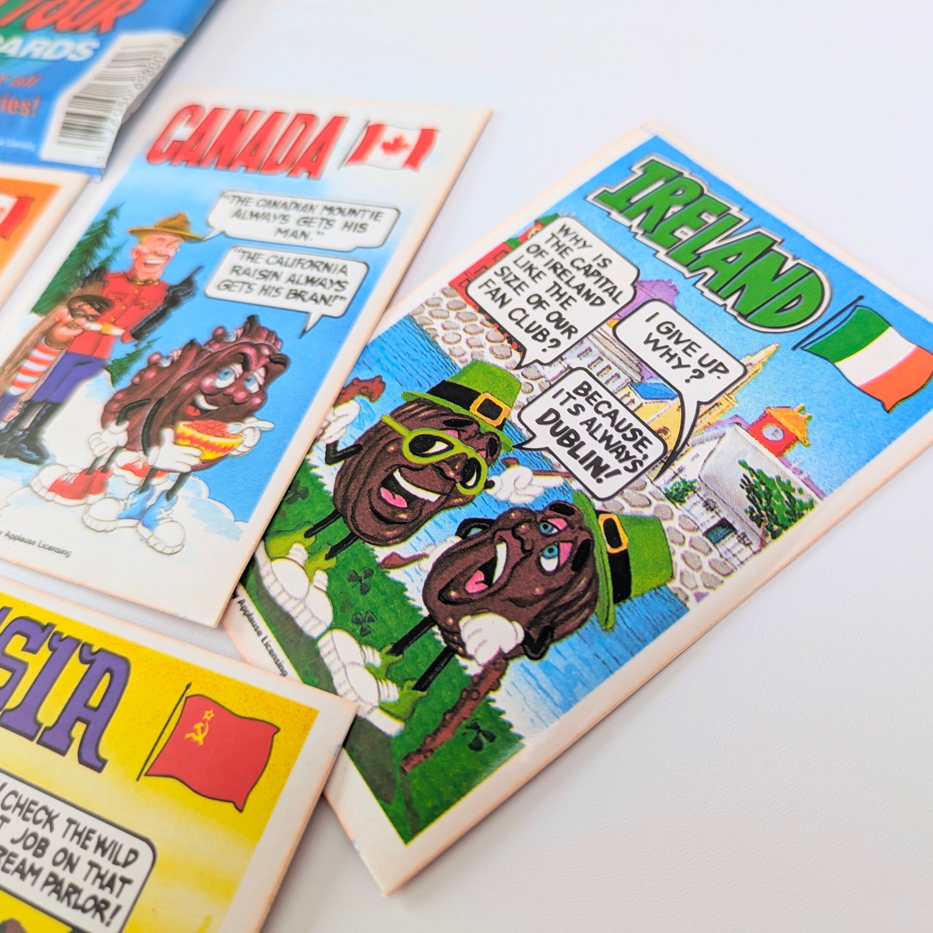 ☆送料無料！☆VINTAGE1988【 The California Raisins ( カリフォルニアレーズン ) World Tour 】VINTAGE トレーディングカード単品 （1個=5STICKER CARDS）〚アメリカン雑貨 アメトイ〛