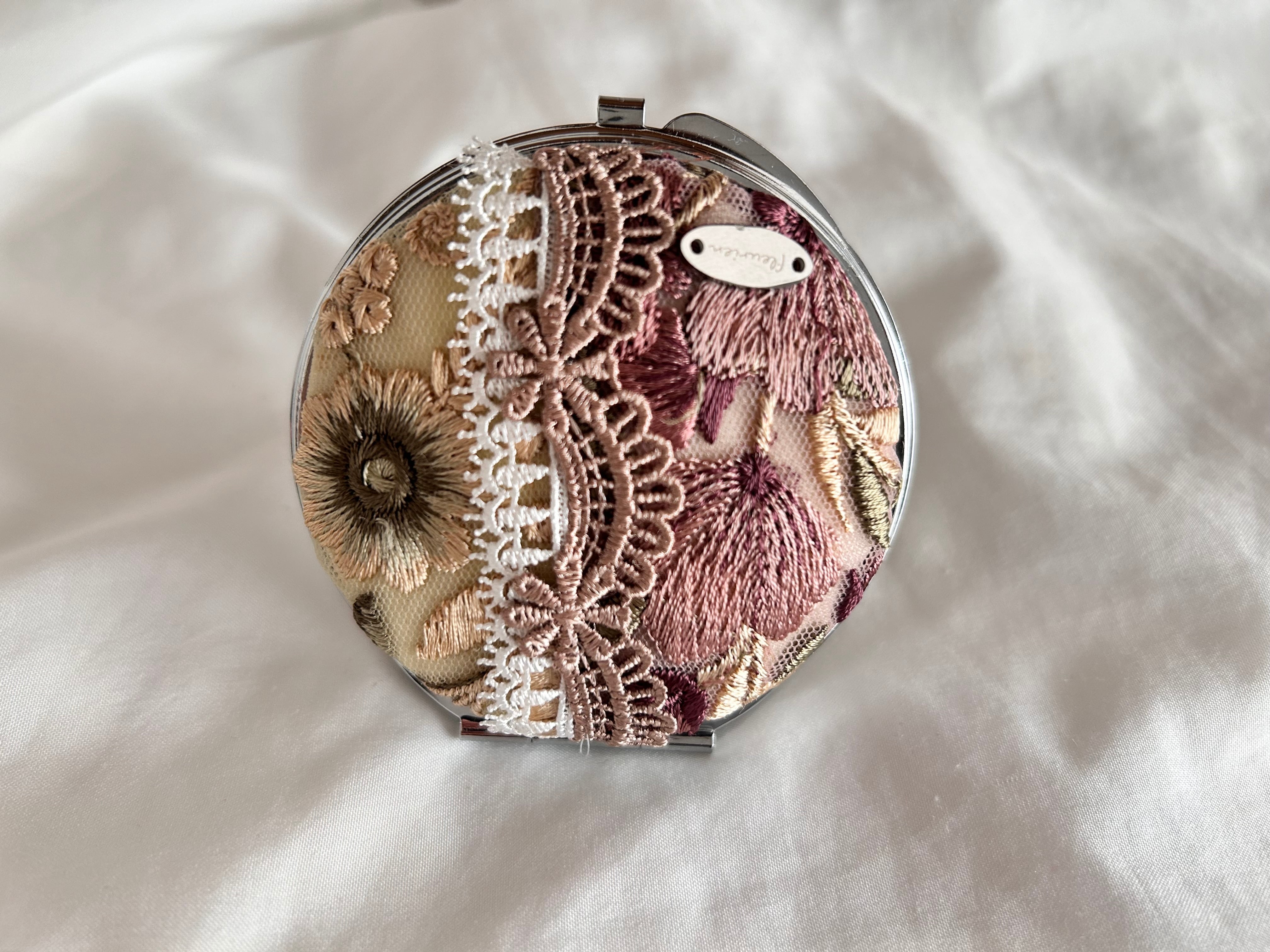 インド刺繍 リボン コンパクトミラー 鏡 ブラウン×グリーン レース
