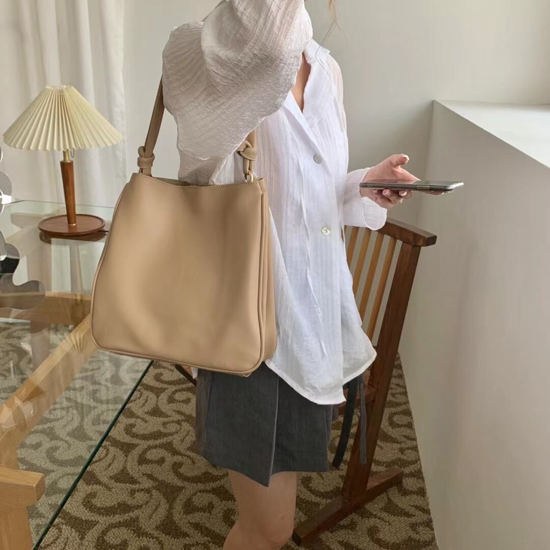 ねじりハンドルトートバッグ　AS1103-4030