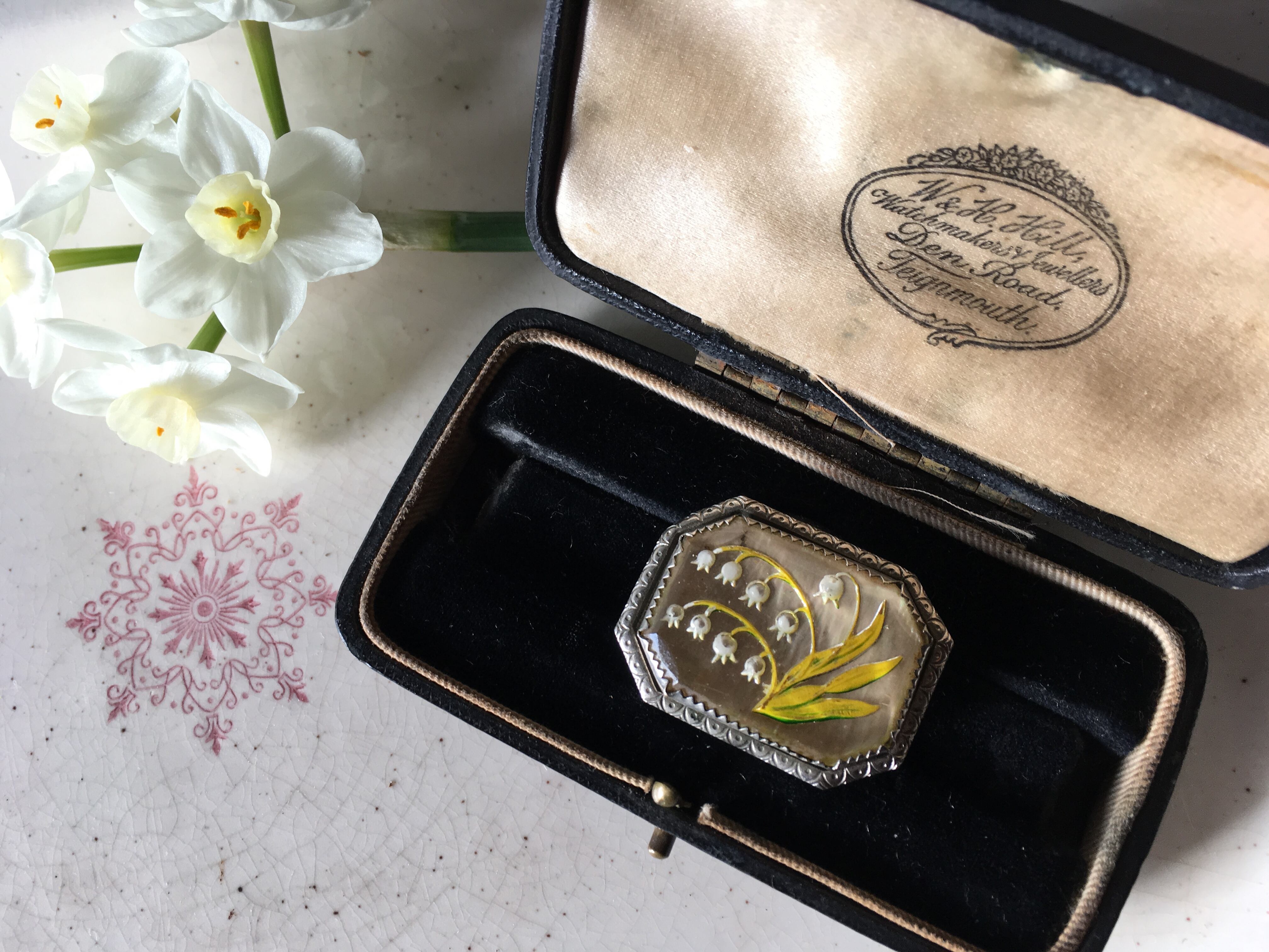 スズランのブローチ フランスブロカント箱付き すずらん ブローチ