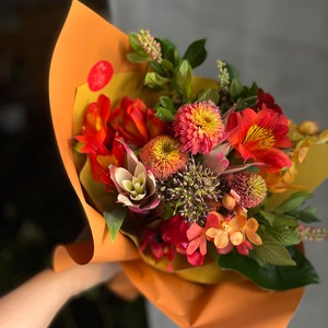 SELECT BOUQUET M