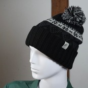 【gifthatオリジナル】フェアアイル柄ジャガードPOMPOM