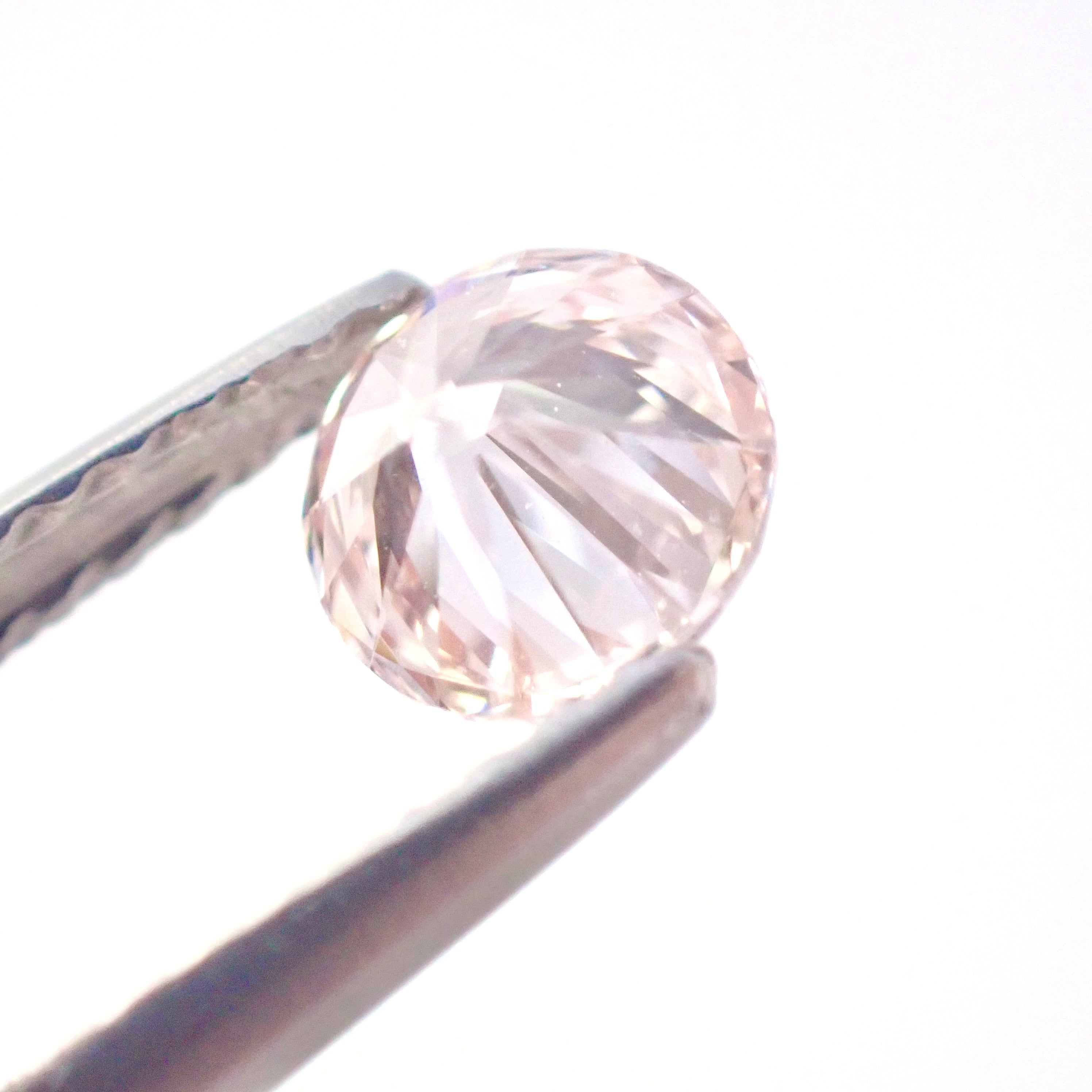 の商品一覧 天然ピンクダイヤモンド0.054ct very light pinkソー付