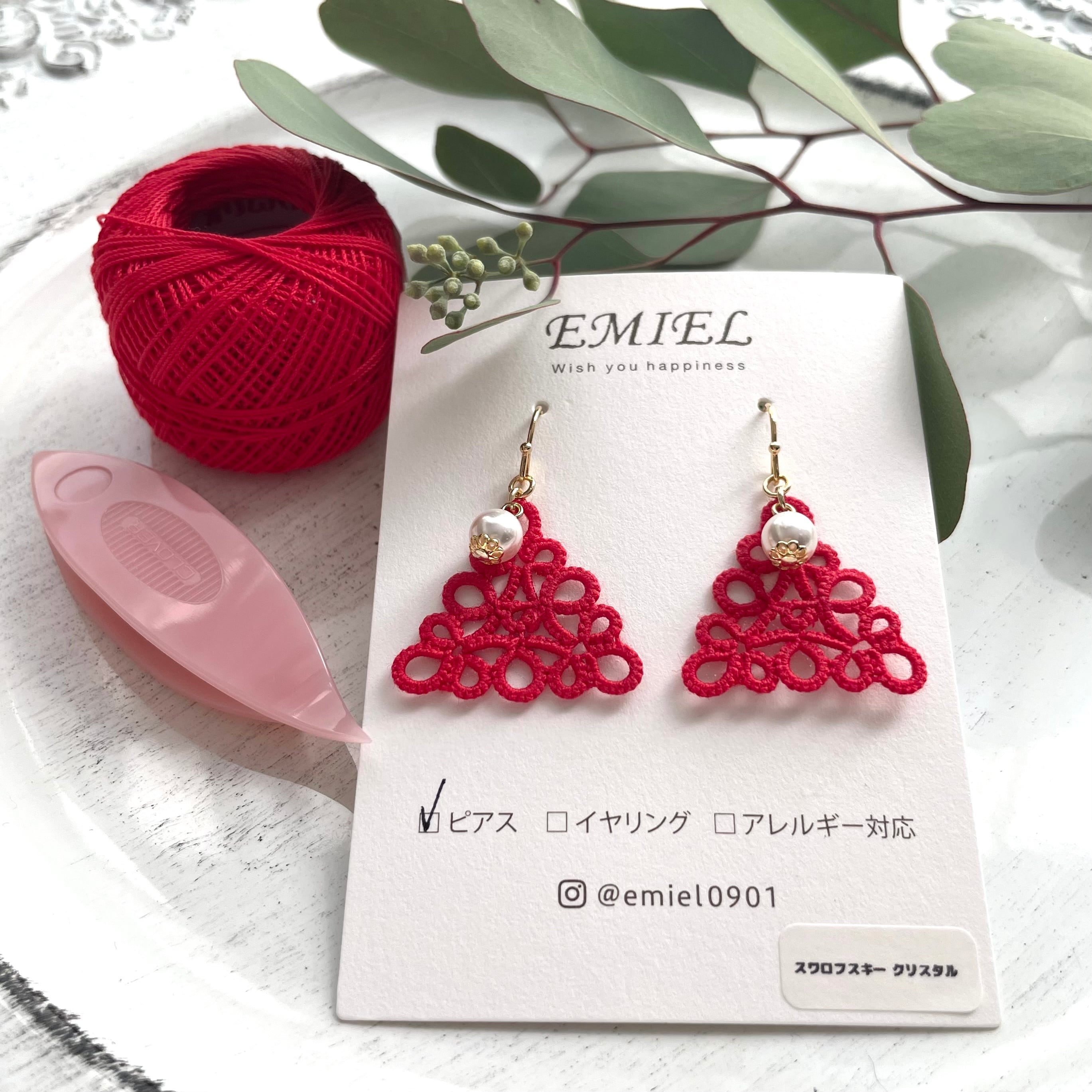 三角モチーフ＊赤色レースのピアス・イヤリング | EMIEL 〜luire〜
