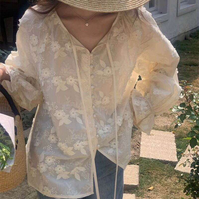 Vintage-inspired embroidered top◇1colors 1721