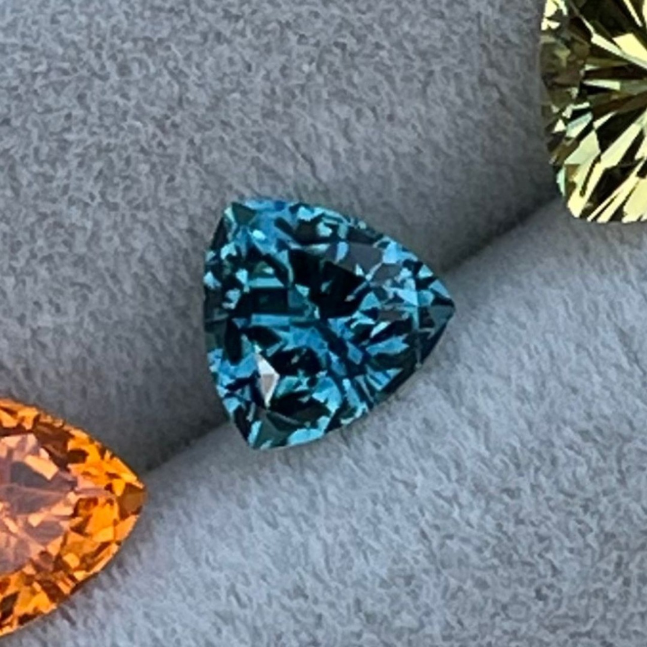 13. ブルートルマリン 5x5mm, 0.45ct ナミビア産