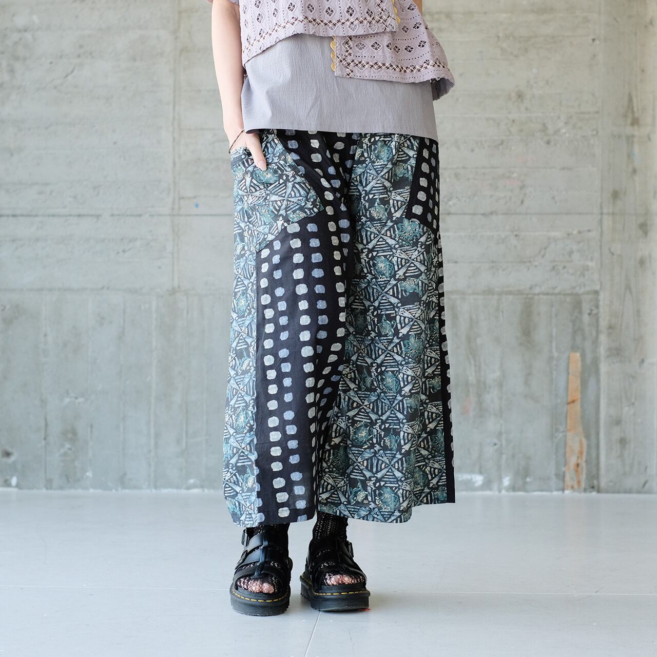 【復刻再販】夏に涼しい人気商品!左右で柄が違うクレイジーパターンパンツ(22s-22)レギュラー丈 ネイビー