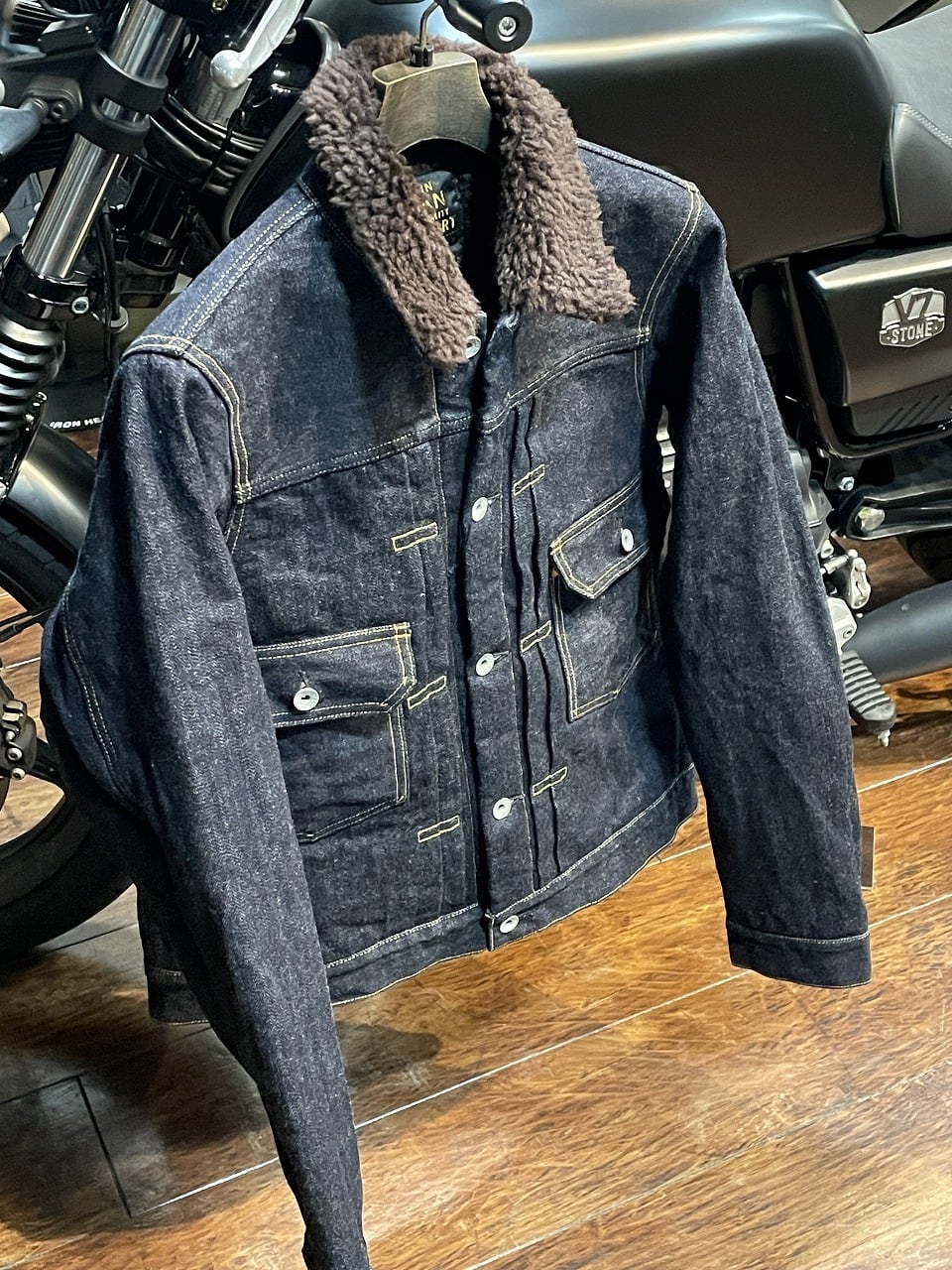 IRON HEART - IHJ-151 - 16oz. Selvedge Denim 2nd type, acrylic boa liner - Indigo